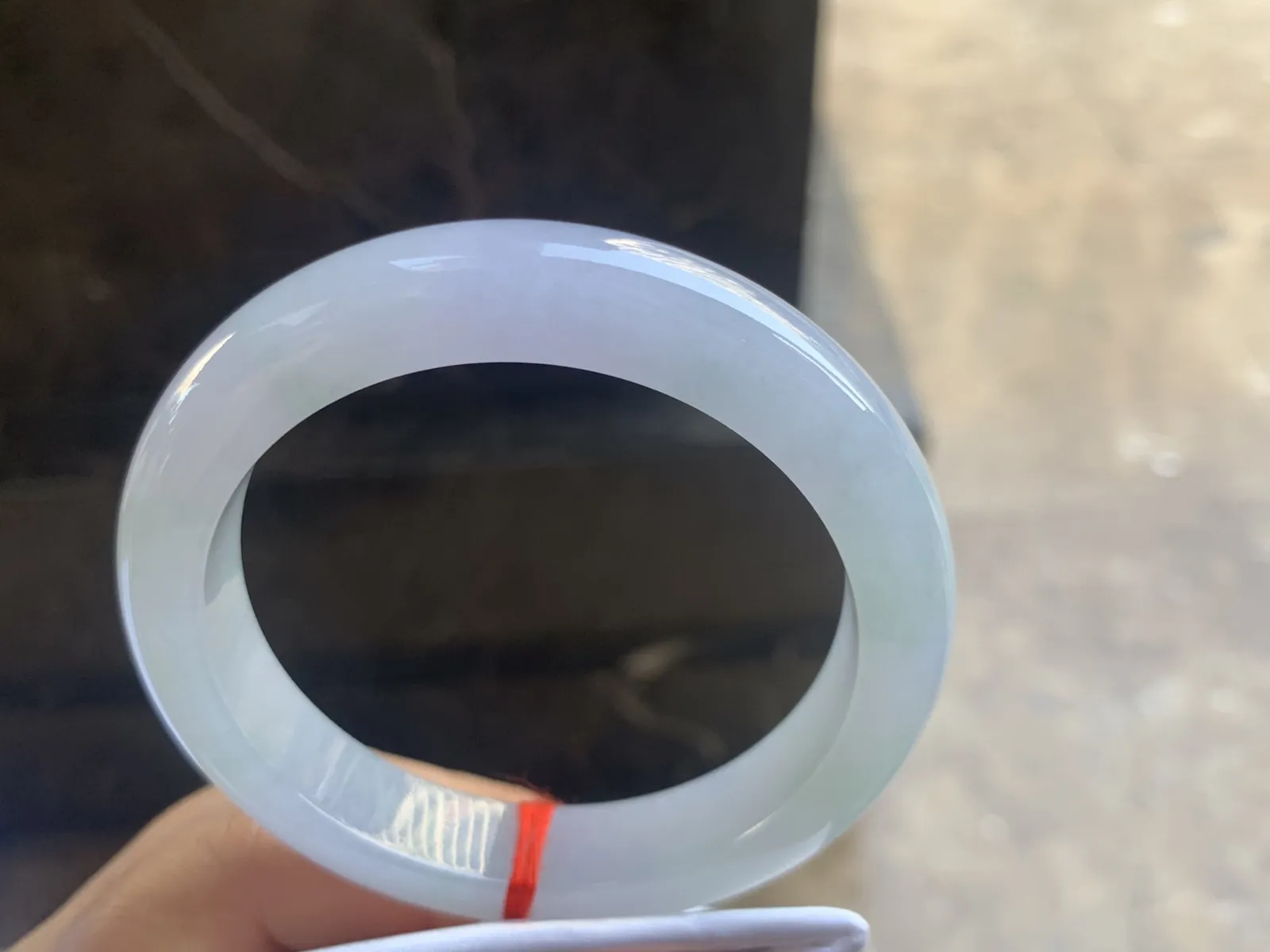 57.5-11.8-9mm
春色手镯 底子细腻 水润 颜色漂亮