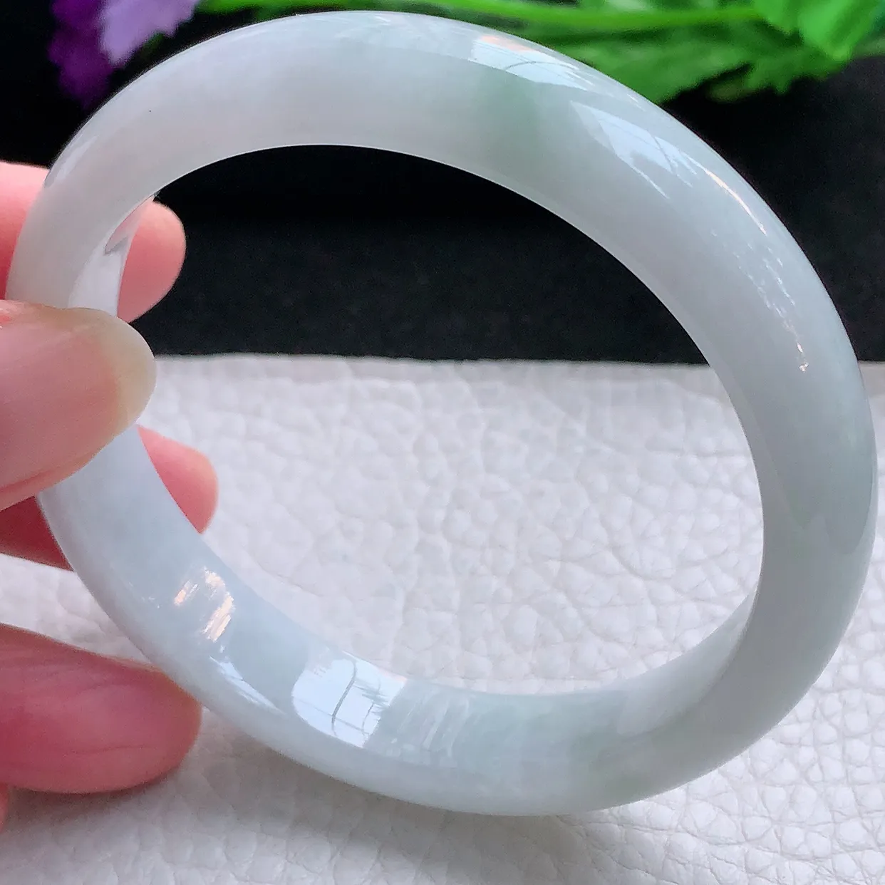 js自然光59*12.3*7.5平安镯 缅甸翡翠A货飘花玉手镯水润宽边玉手环