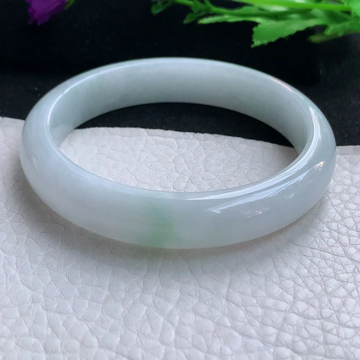 js自然光59*12.3*7.5平安镯 缅甸翡翠A货飘花玉手镯水润宽边玉手环