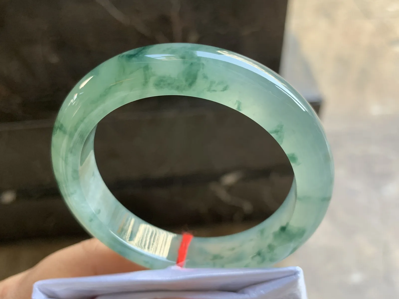 55-12-9mm
冰种飘花手镯 冰透莹润 花色漂亮