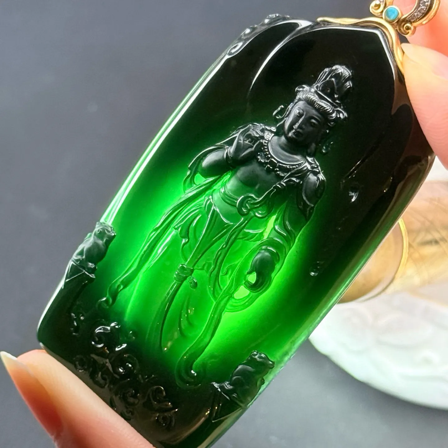 墨翠观音 打灯通透 黑度极好 尺寸80.2