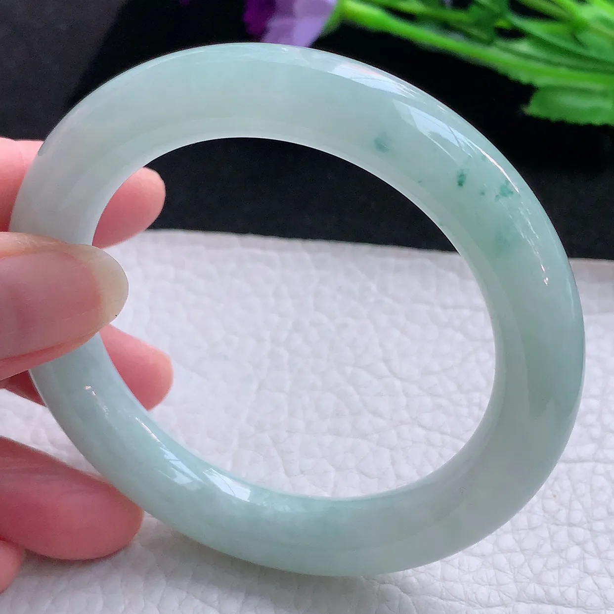 ee自然光56*11*10.7美人镯 缅甸翡翠A货玉手镯飘花水润圆条玉手环