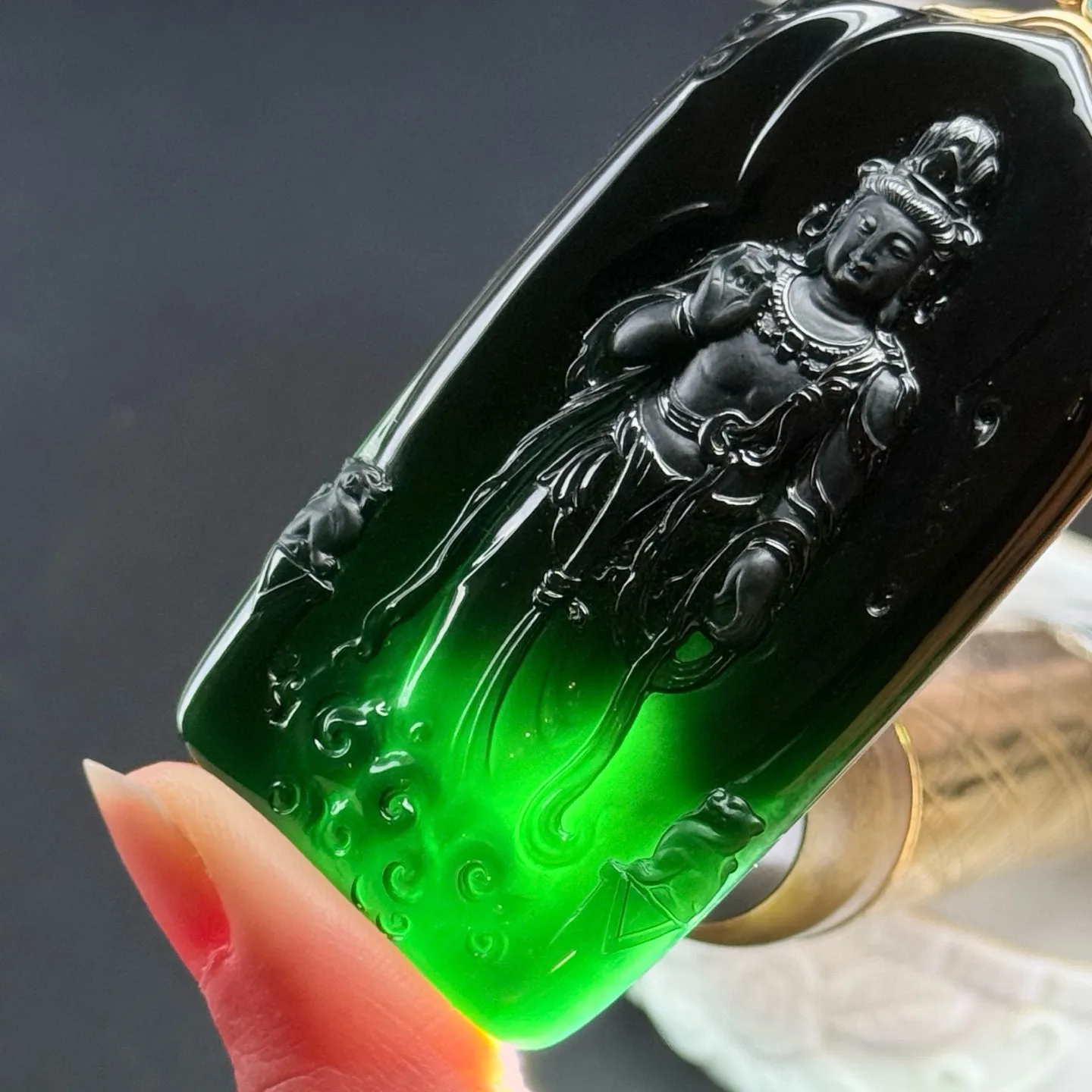 墨翠观音 打灯通透 黑度极好 尺寸80.2