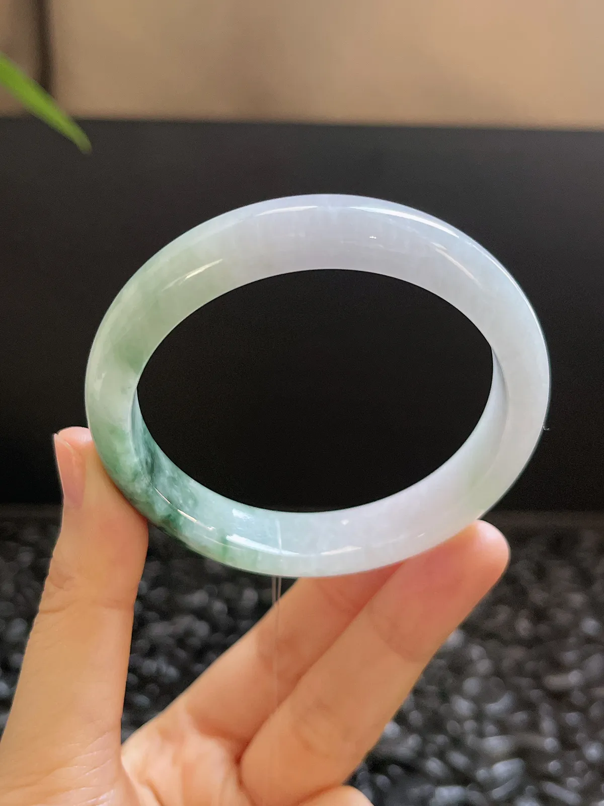 正圈54.6圈口，翡翠糯化种飘花手镯