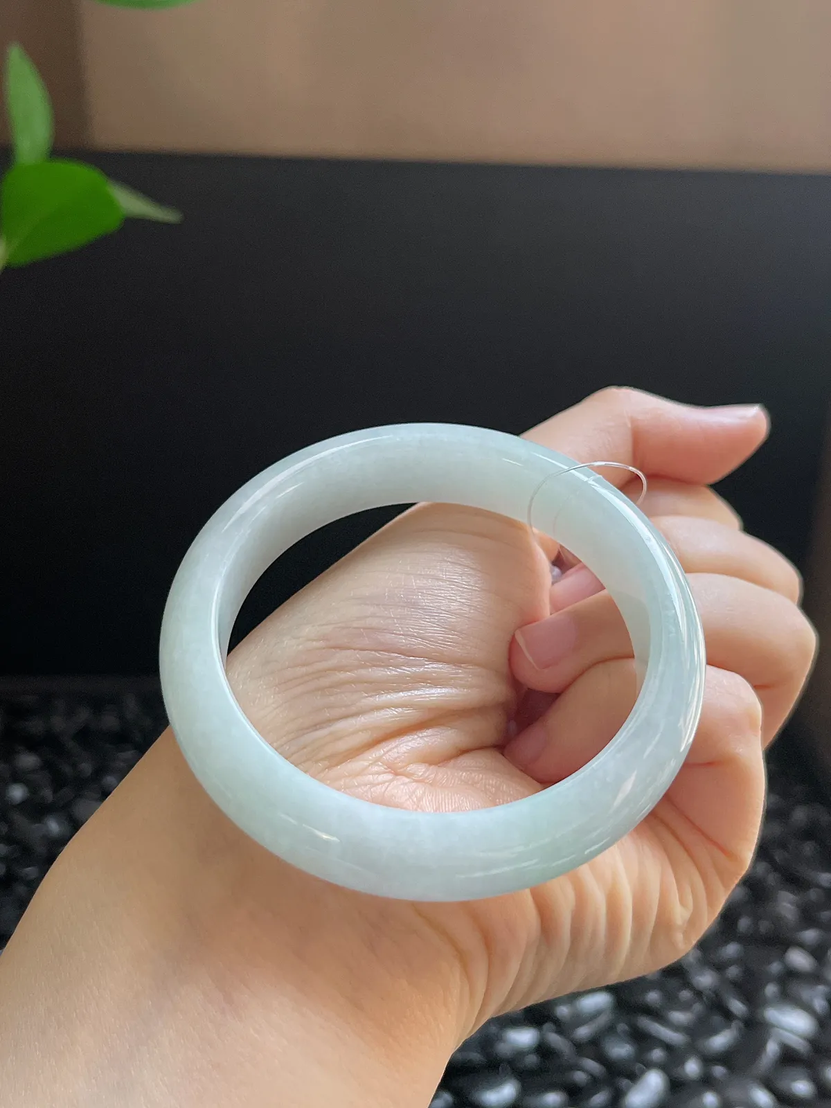 正圈54圈口，翡翠糯化种白色手镯