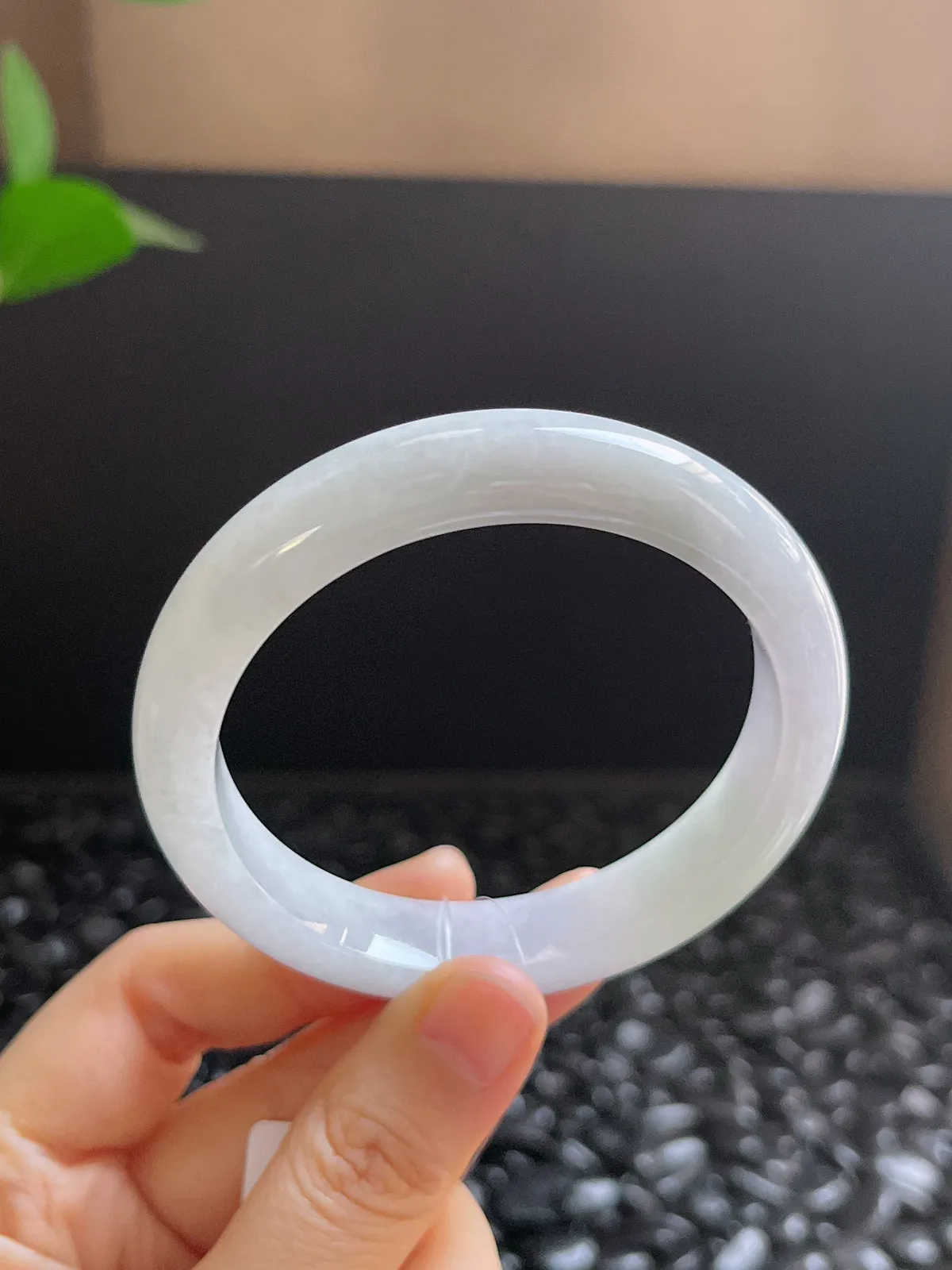 正圈54.4圈口，翡翠糯化种白色手镯