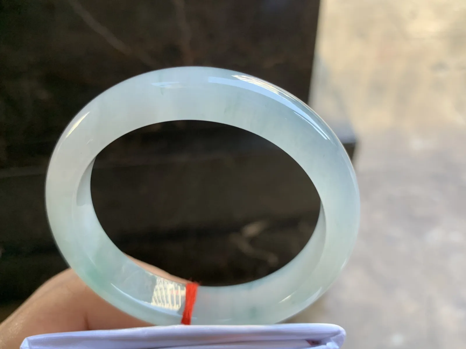 53-12.6-8.2mm
冰种飘花手镯 水润光泽 清爽