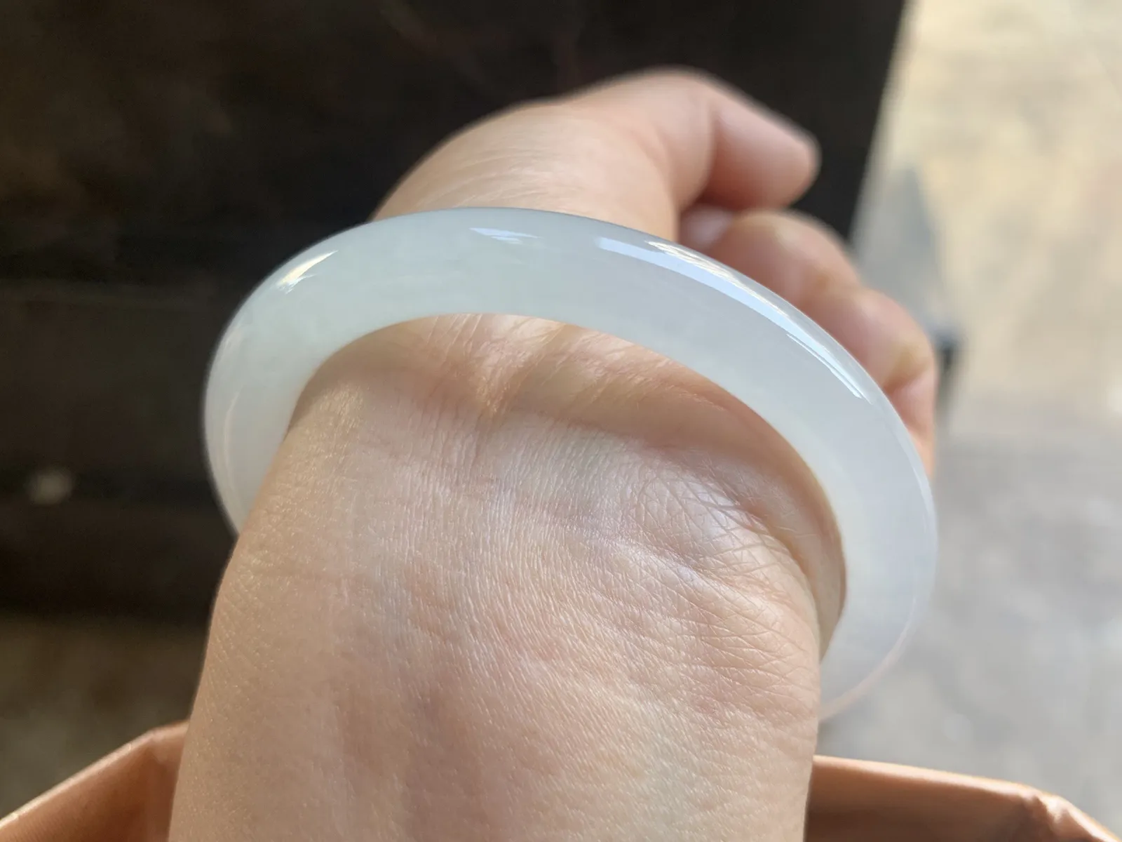 54-8.6mm
冰种圆条手镯 冰透莹润 清爽干净