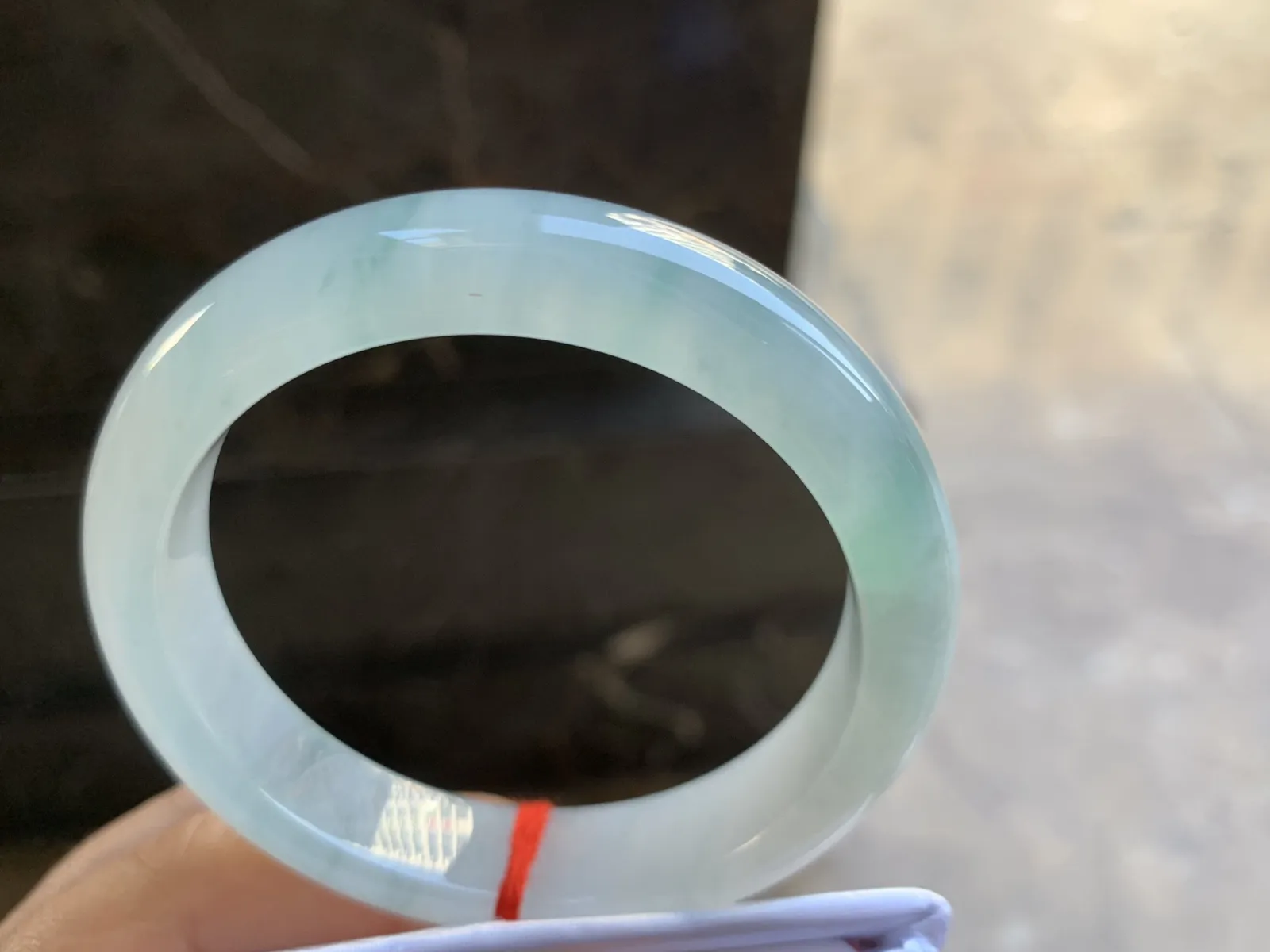 53-12.6-8.2mm
冰种飘花手镯 水润光泽 清爽