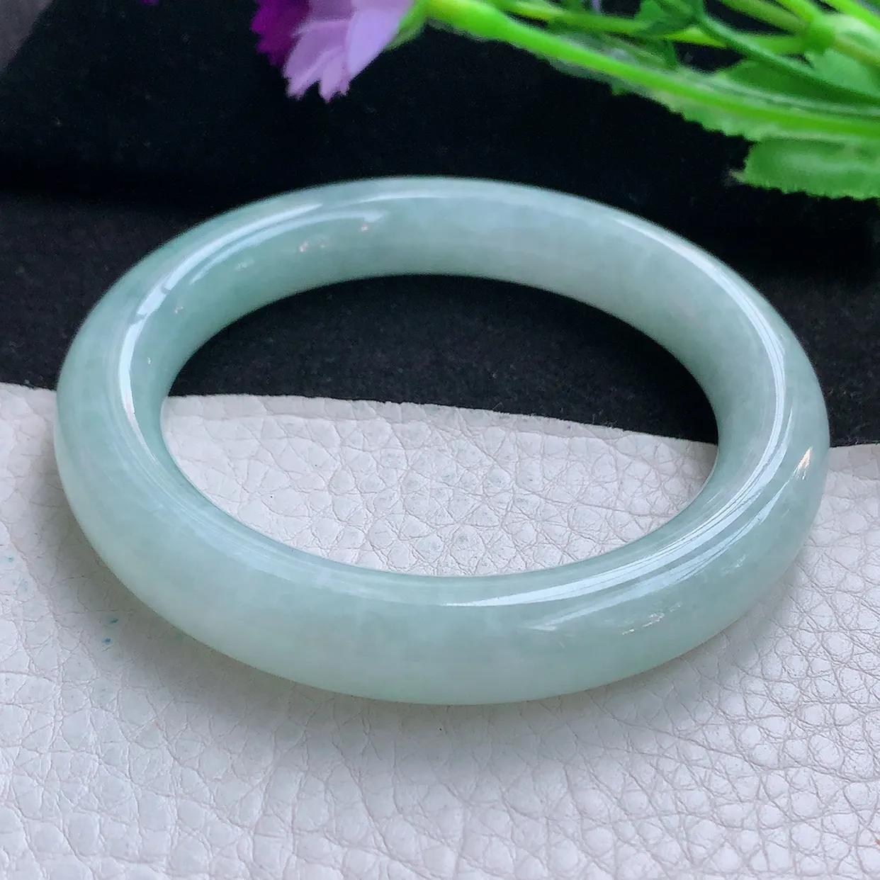 ee自然光56*11*10.7美人镯 缅甸翡翠A货玉手镯飘花水润圆条玉手环