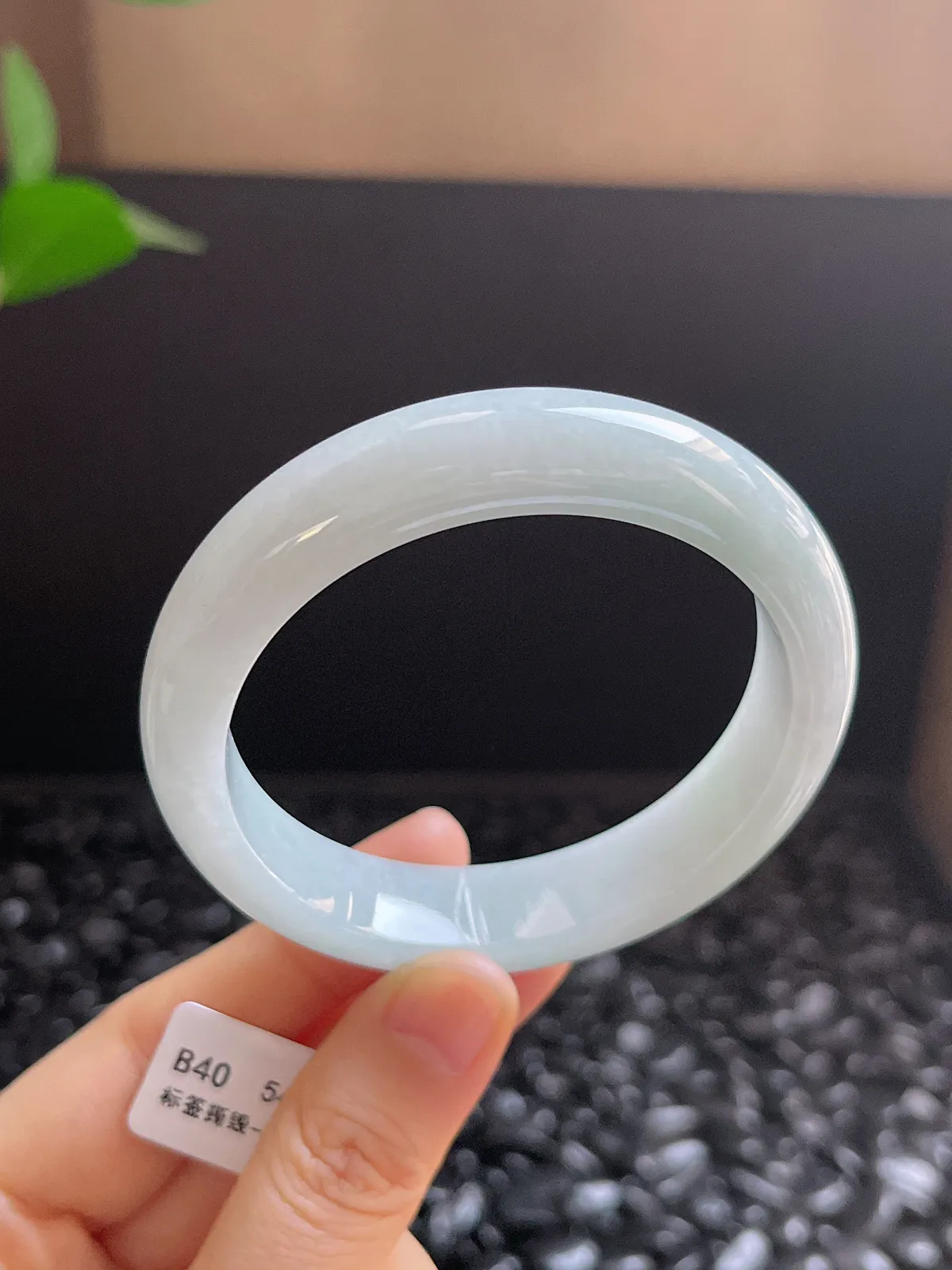 正圈54圈口，翡翠糯化种白色手镯