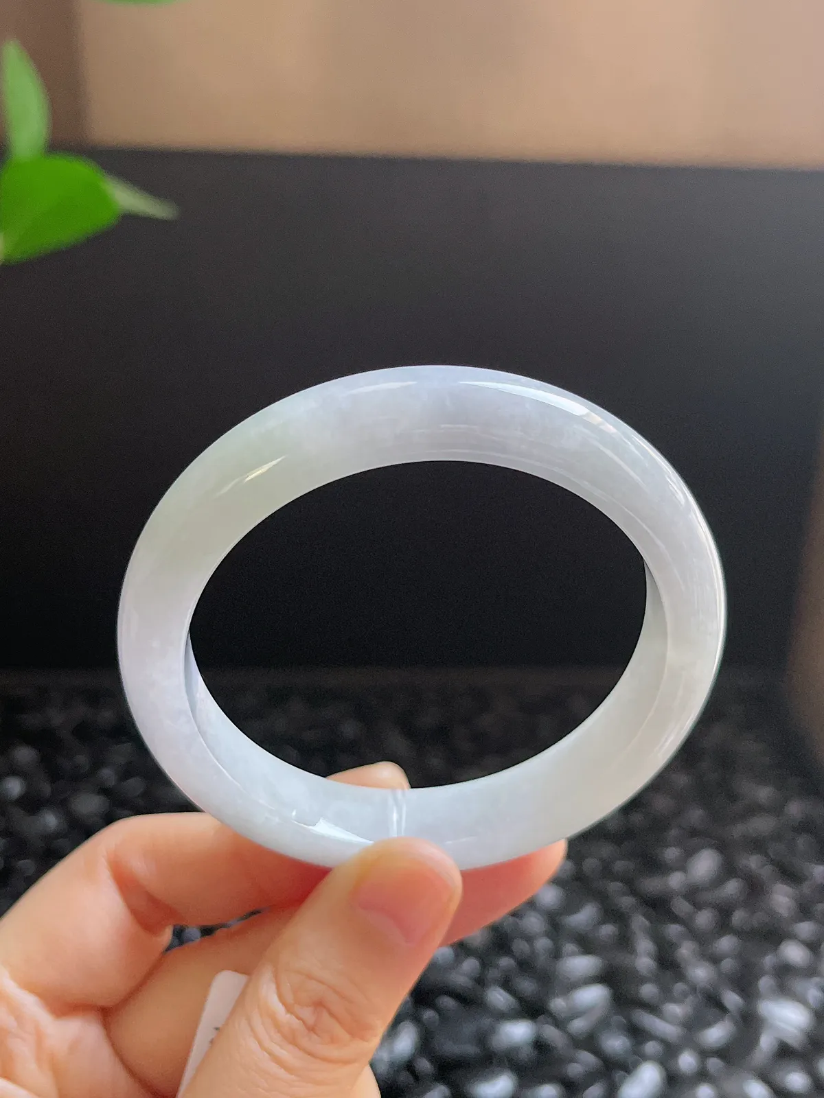 正圈54.4圈口，翡翠糯化种白色手镯