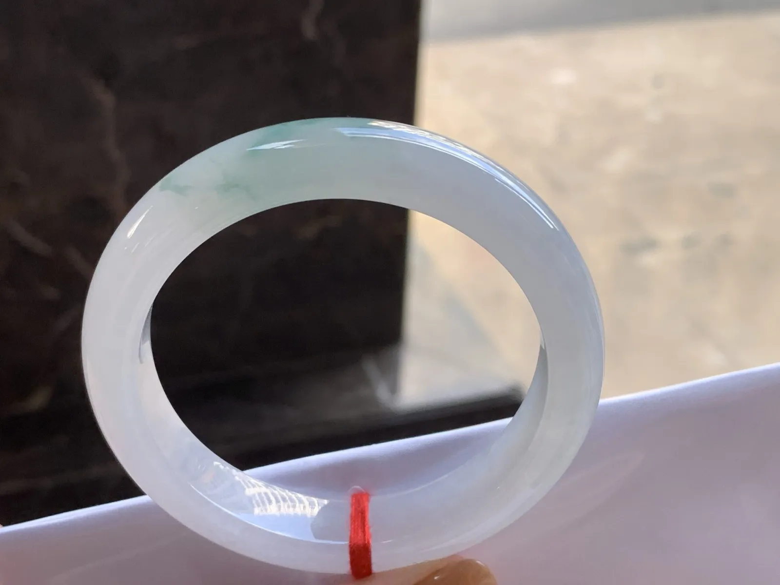 56.5-12.5-8.6

糯种飘花手镯^_^
种好水润