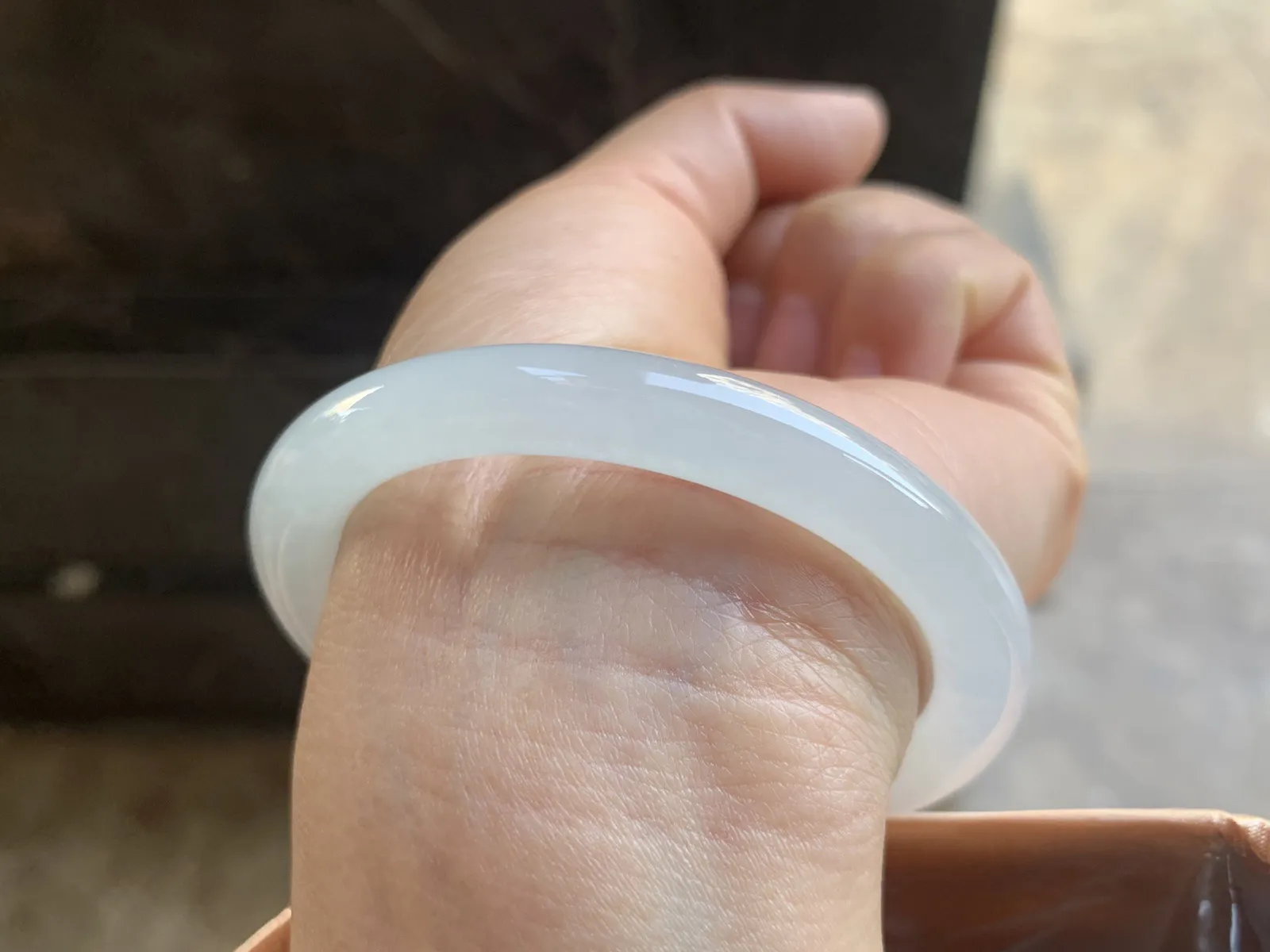 54-8.6mm
冰种圆条手镯 冰透莹润 清爽干净