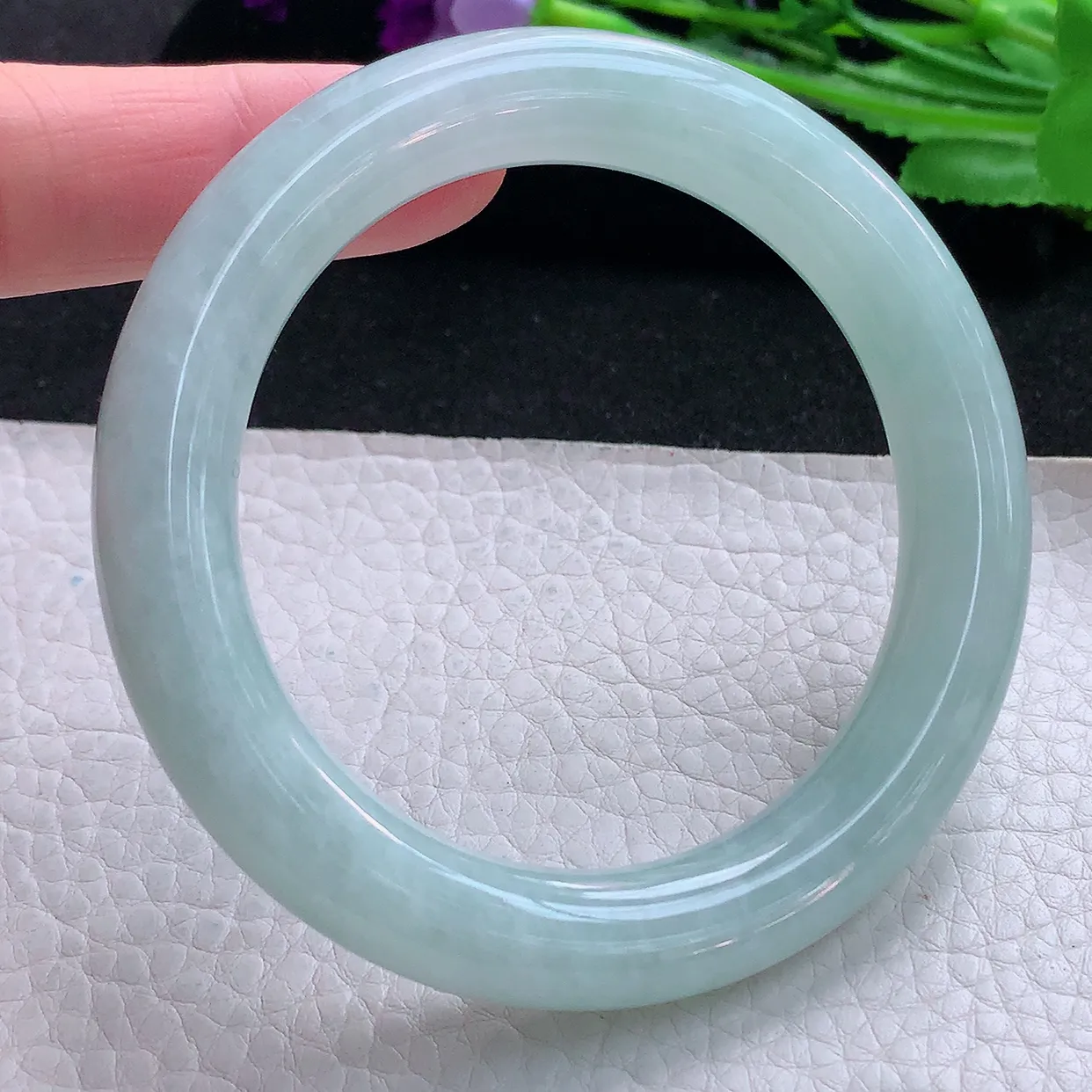 ee自然光56*11*10.7美人镯 缅甸翡翠A货玉手镯飘花水润圆条玉手环