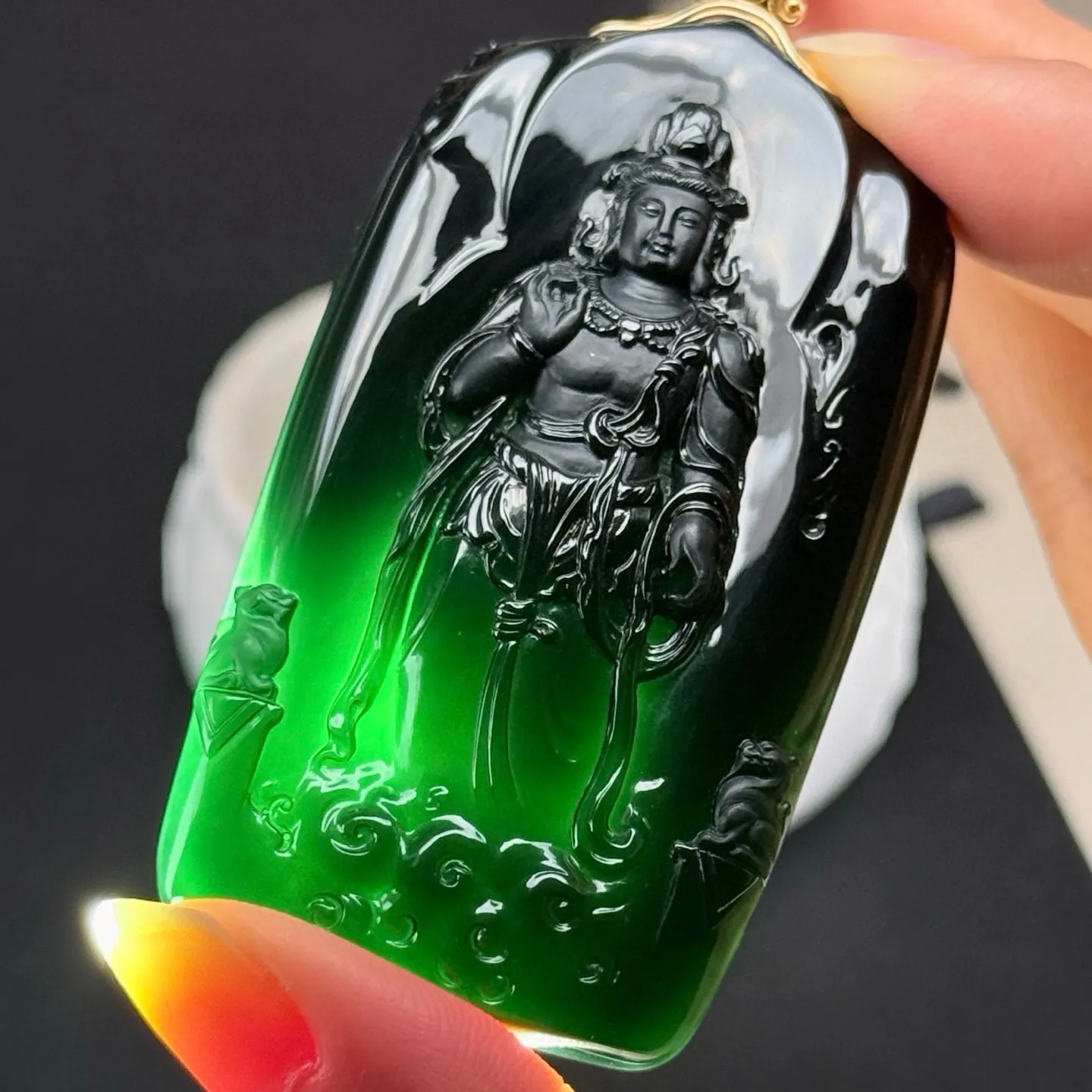 墨翠观音 打灯通透 黑度极好 尺寸80.2