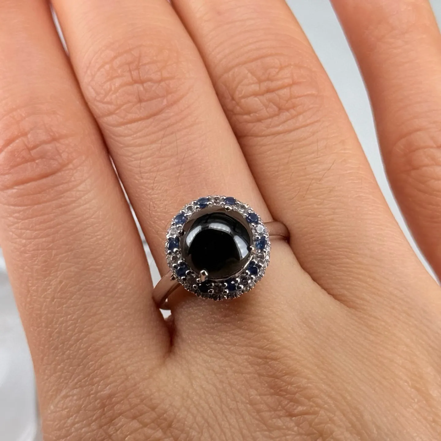 精品18k墨翠蛋面女戒 种好色正黑度极好 打灯通透 油性十足 尺寸13.5