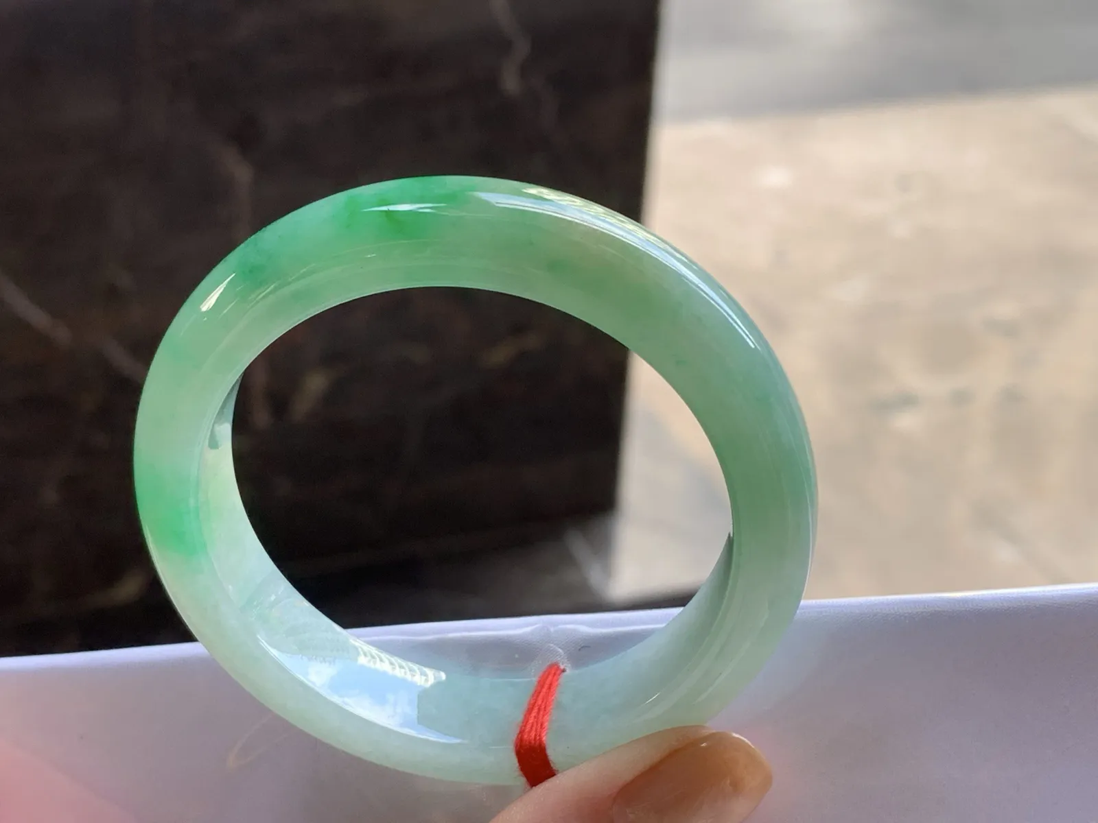 53-12.4-8.4

黄加绿手镯^_^ 颜色漂亮独特