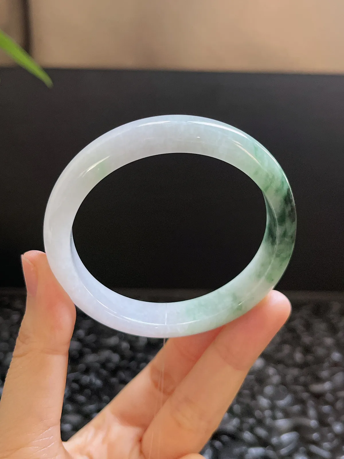 正圈54.6圈口，翡翠糯化种飘花手镯