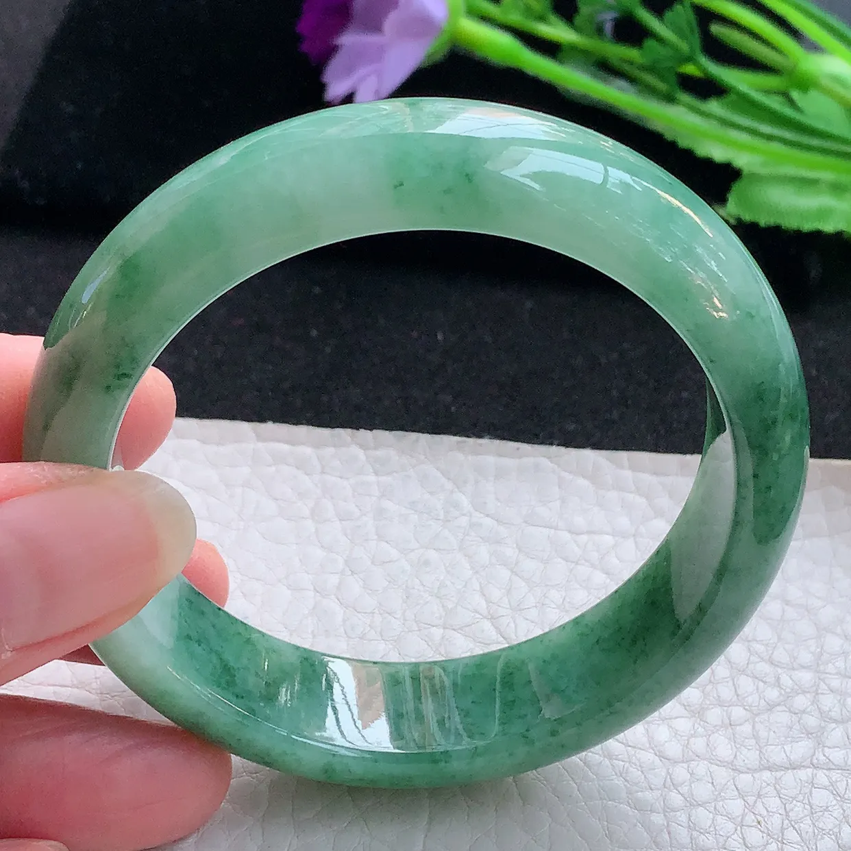 hy自然光57*15.6*8.3平安镯 缅甸翡翠A货玉手镯辣绿胶感 宽边玉手环