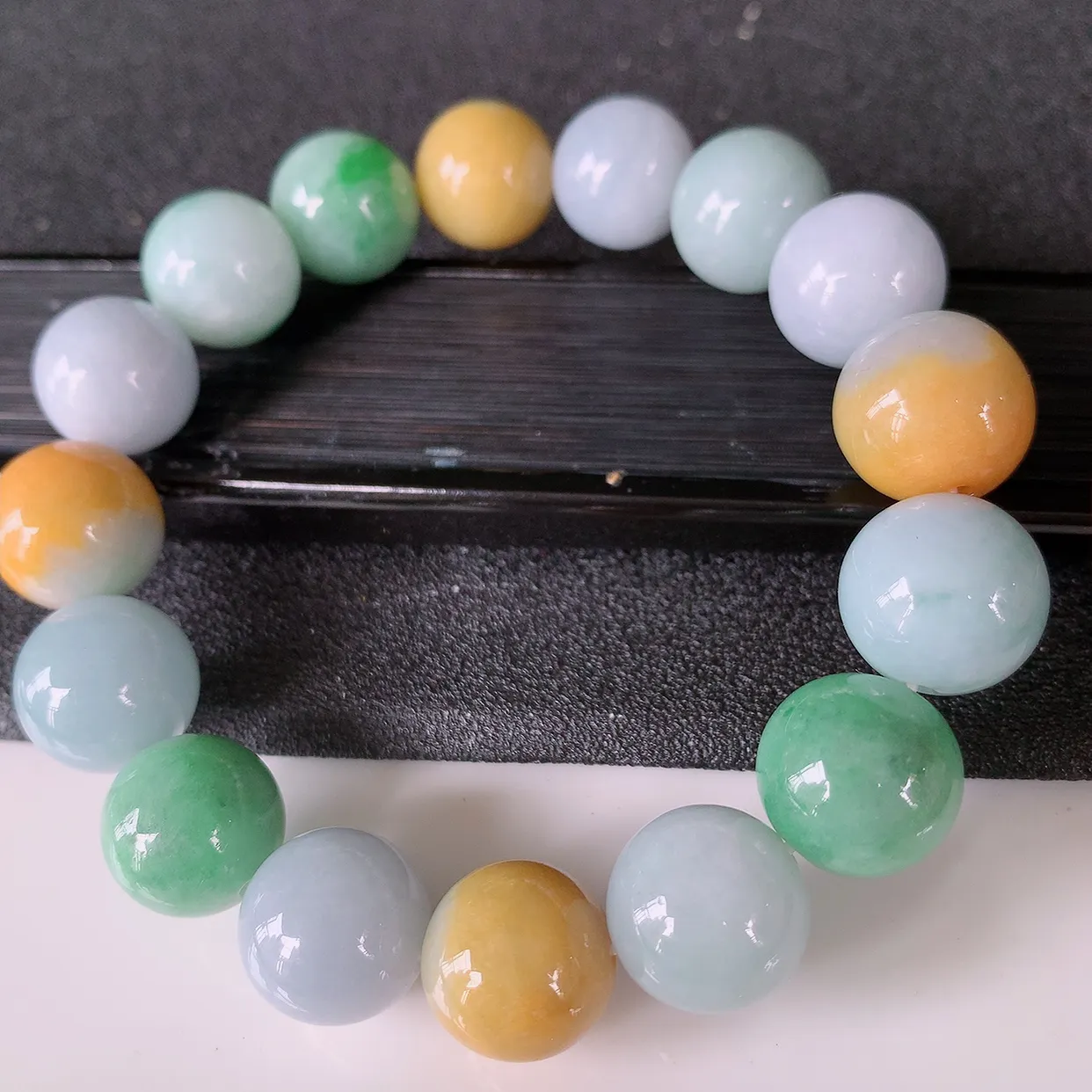 自然光实拍，大颗冰润多宝翡翠手链，多彩翡翠手串，颜色丰富，料子细腻，高档大气， 自戴送礼佳品！#46.30取一尺寸13.6