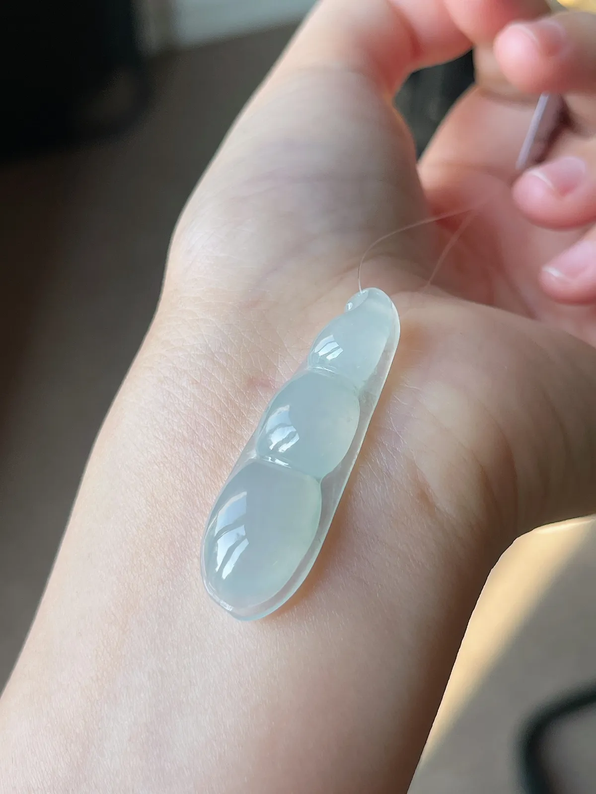 翡翠冰糯种淡绿色福豆