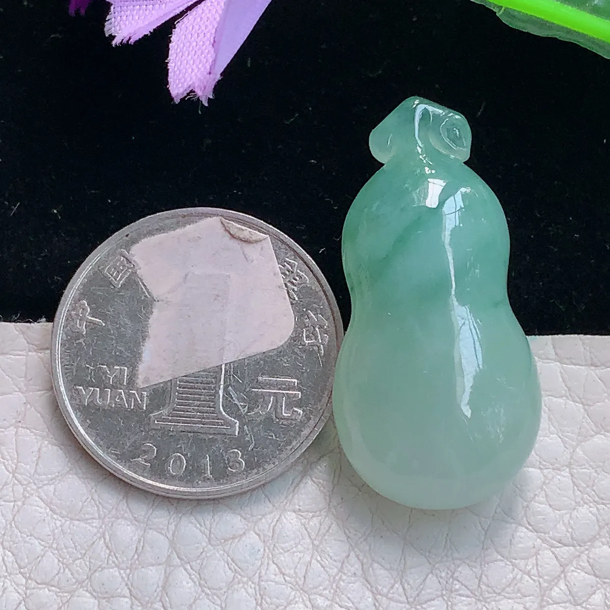 lz实拍34.6*17.2*11缅甸翡翠精雕冰绿晴美饱满福瓜 玉瓜玉项坠 玉挂件