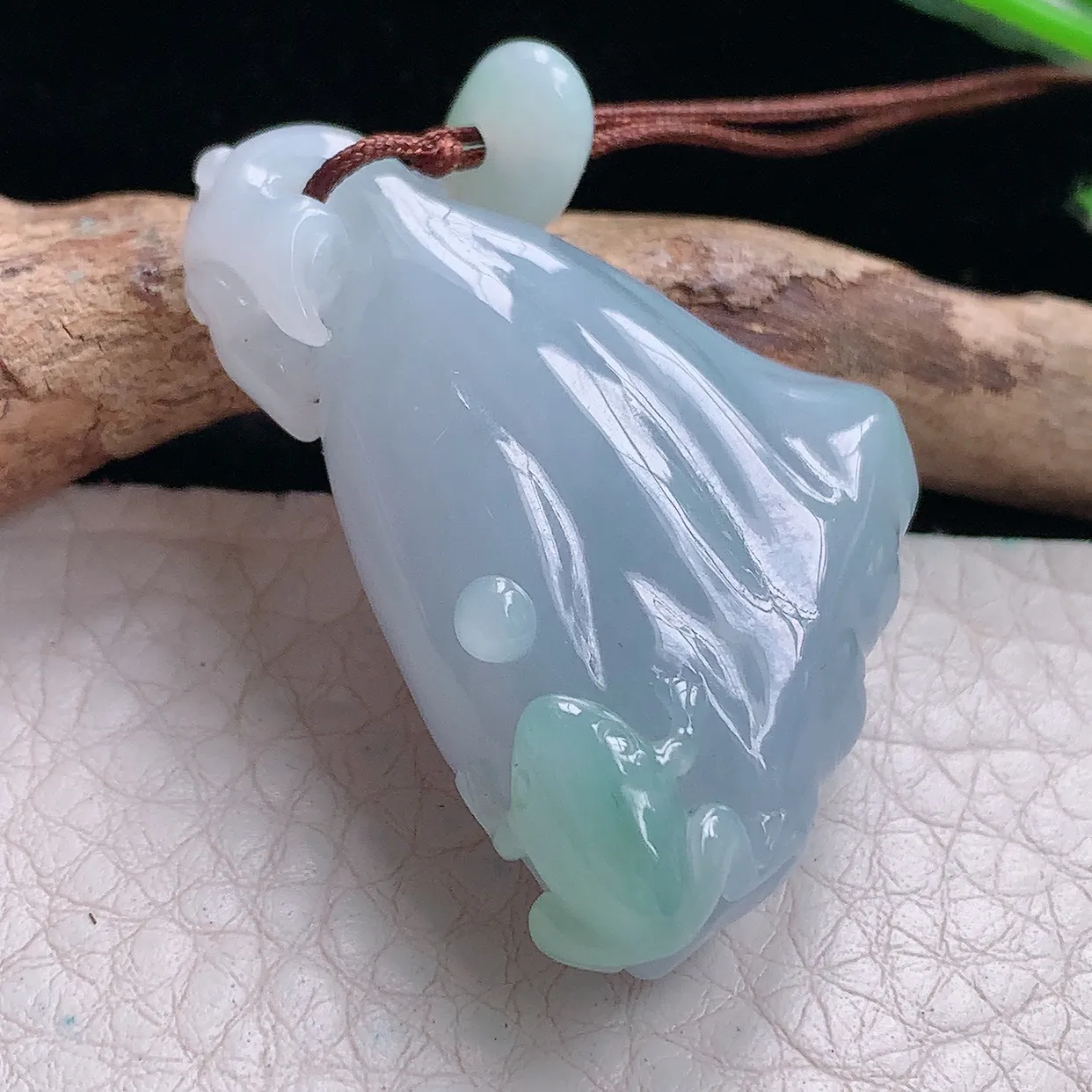 py实拍33.8*20*7.5缅甸翡翠精雕春带多莲蓬 多子多孙玉吊坠