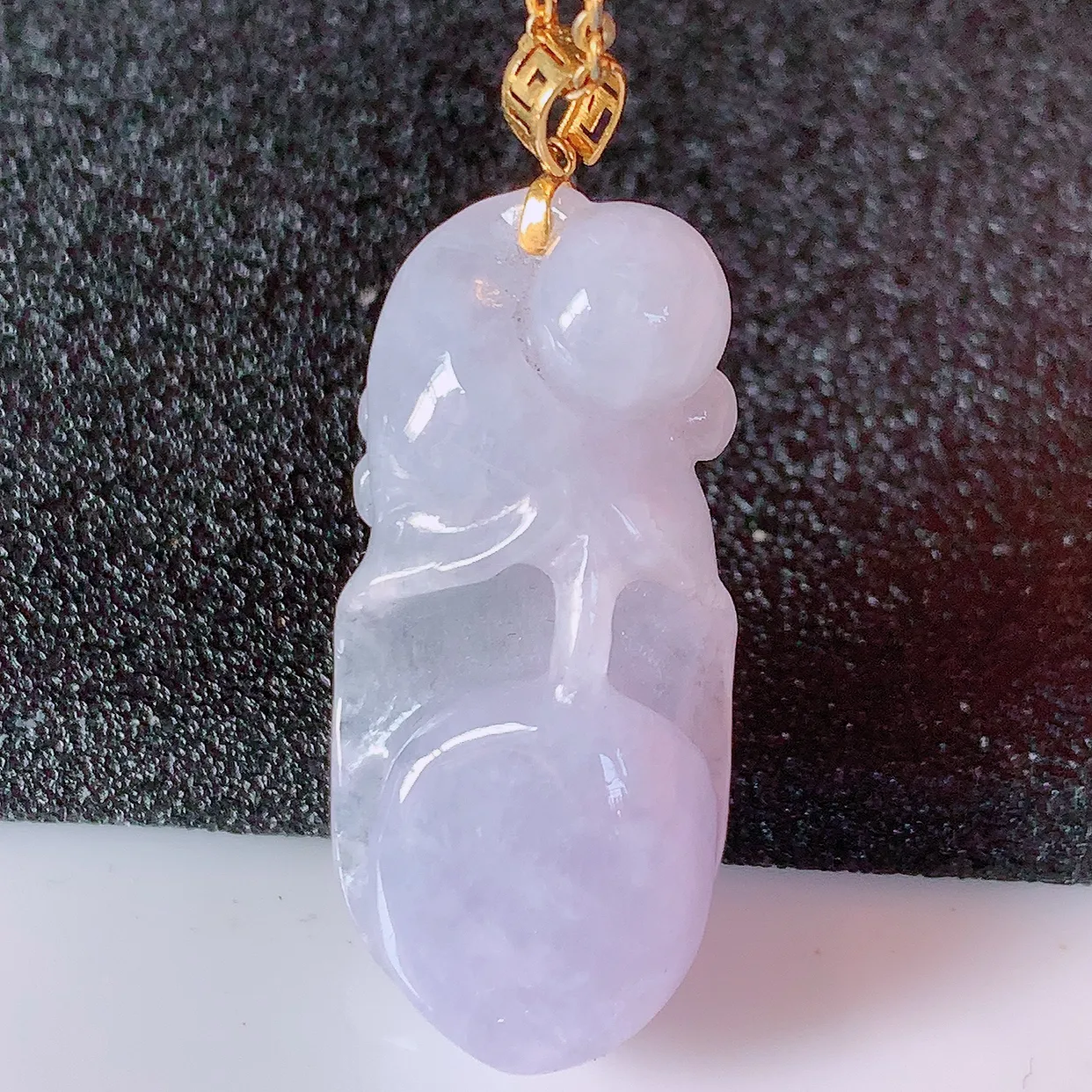 18k金镶嵌冰润紫罗兰翡翠玉兰花吊坠，款式新颖时尚，日常百搭的款。清秀高雅，佩戴优雅高贵！#41.26