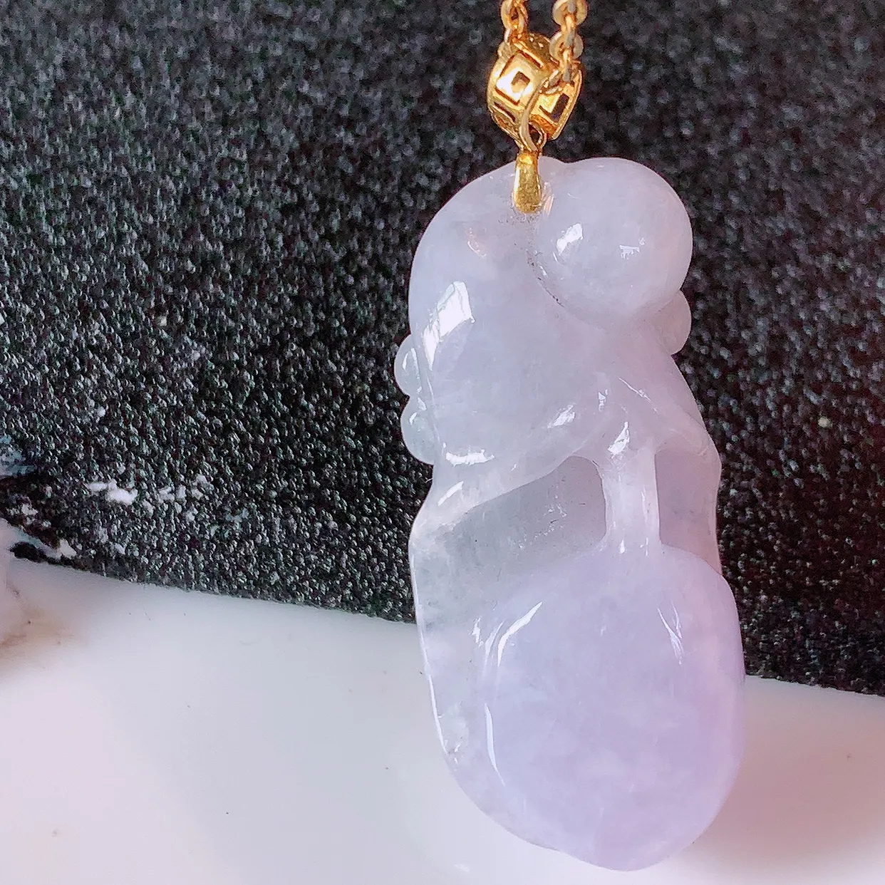 18k金镶嵌冰润紫罗兰翡翠玉兰花吊坠，款式新颖时尚，日常百搭的款。清秀高雅，佩戴优雅高贵！#41.26