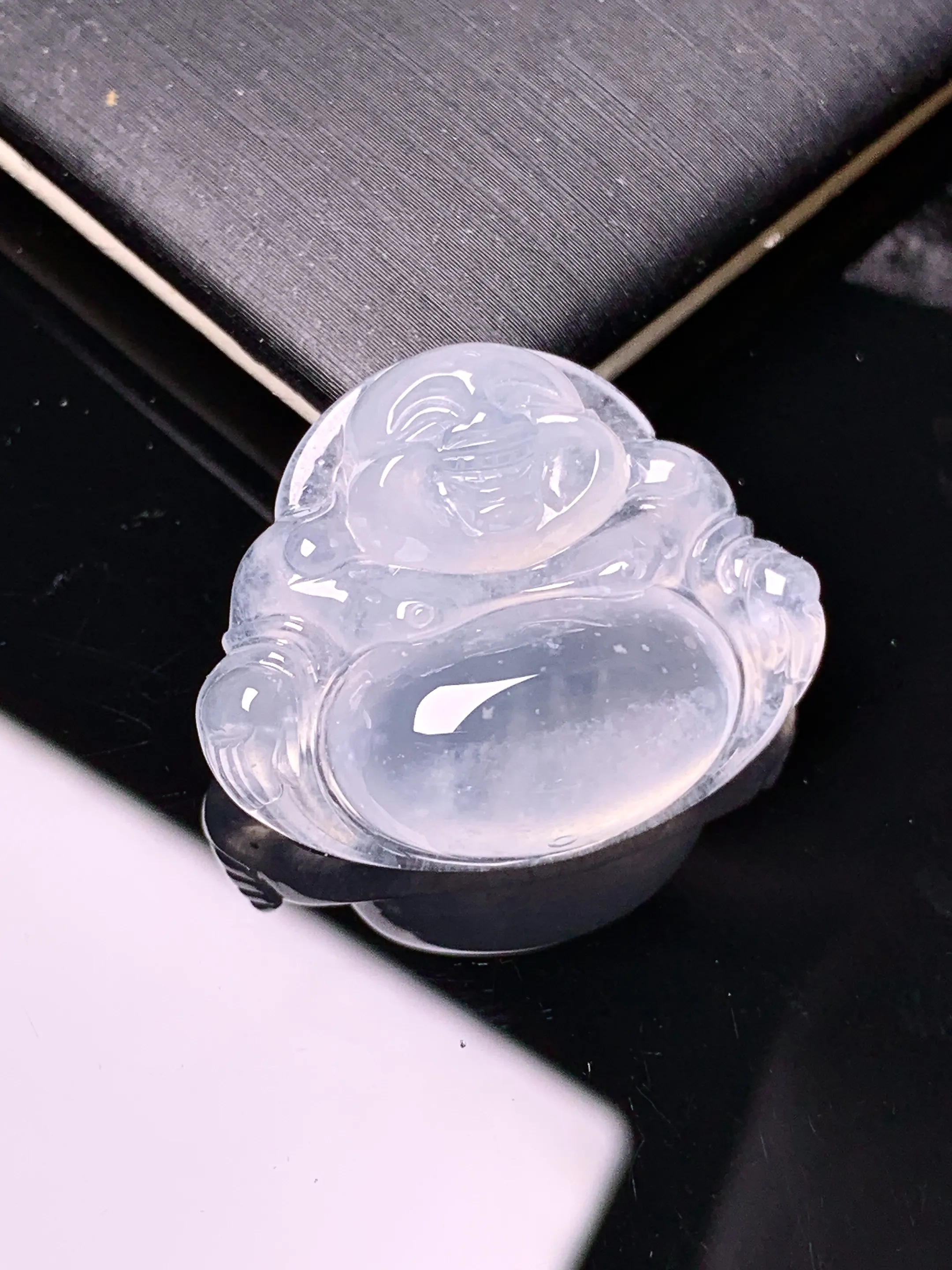 冰种佛公吊坠 玉质细腻 色泽清新艳丽 整体尺寸21.8*26.3*7.6