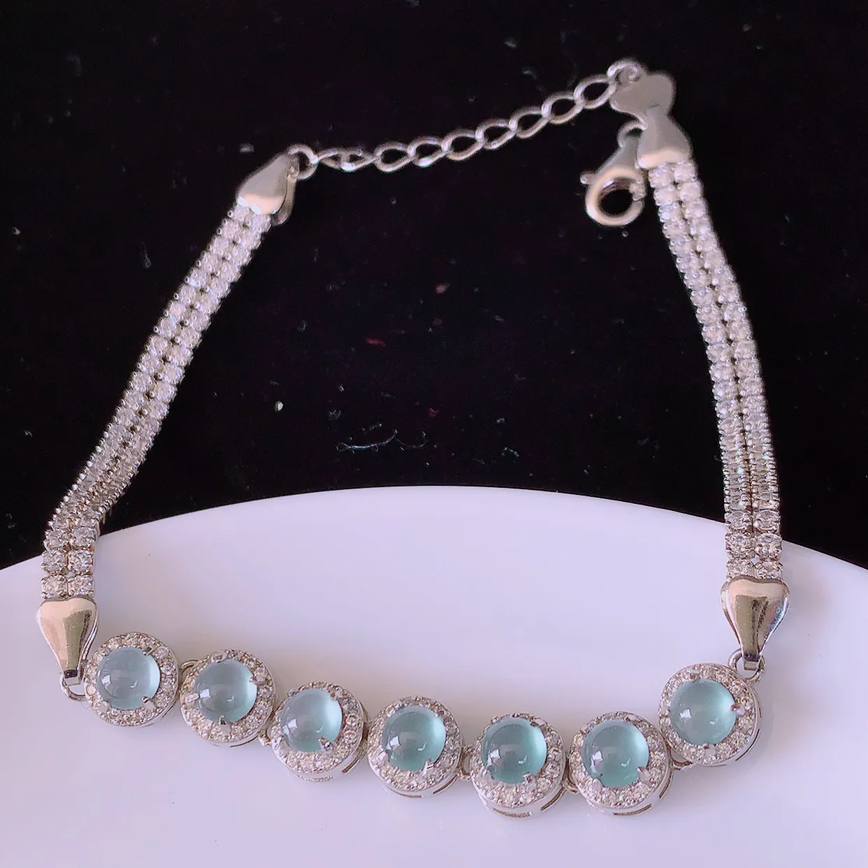 冰透满绿翡翠925银镶嵌手链，自然光实拍，翠色灵动，颜色漂亮，种老水足，品相佳，佩戴佳品！#97.2