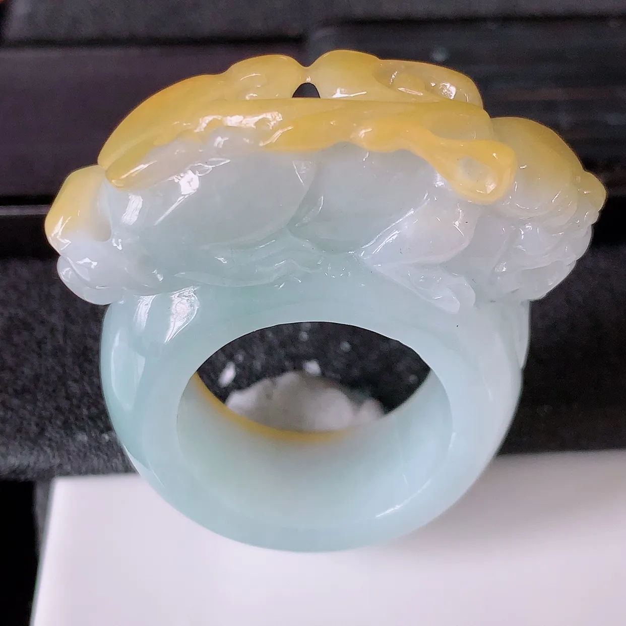 自然光实拍，特色黄翡翡翠貔貅扳指，21.3mm内径双彩翡翠扳指，冰润指环，玉扳指，戒指，财源滚滚，玉