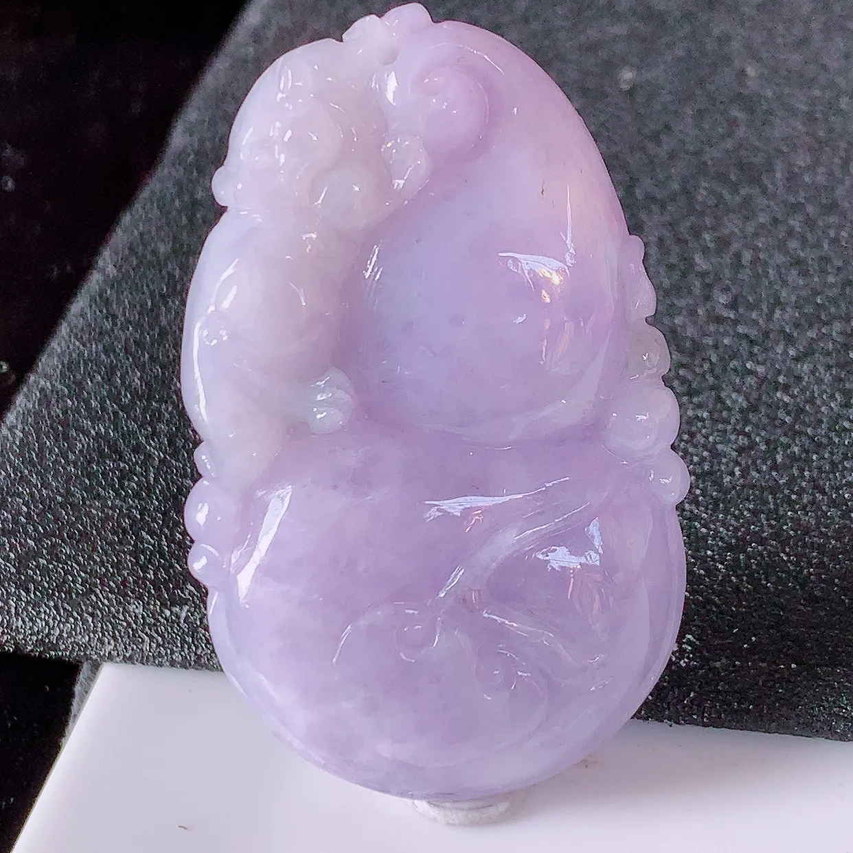 自然光实拍，冰润紫罗兰翡翠葫芦吊坠，寓意福禄双全，财源滚滚，清新脱俗，佩戴效果优雅迷人！#05.2