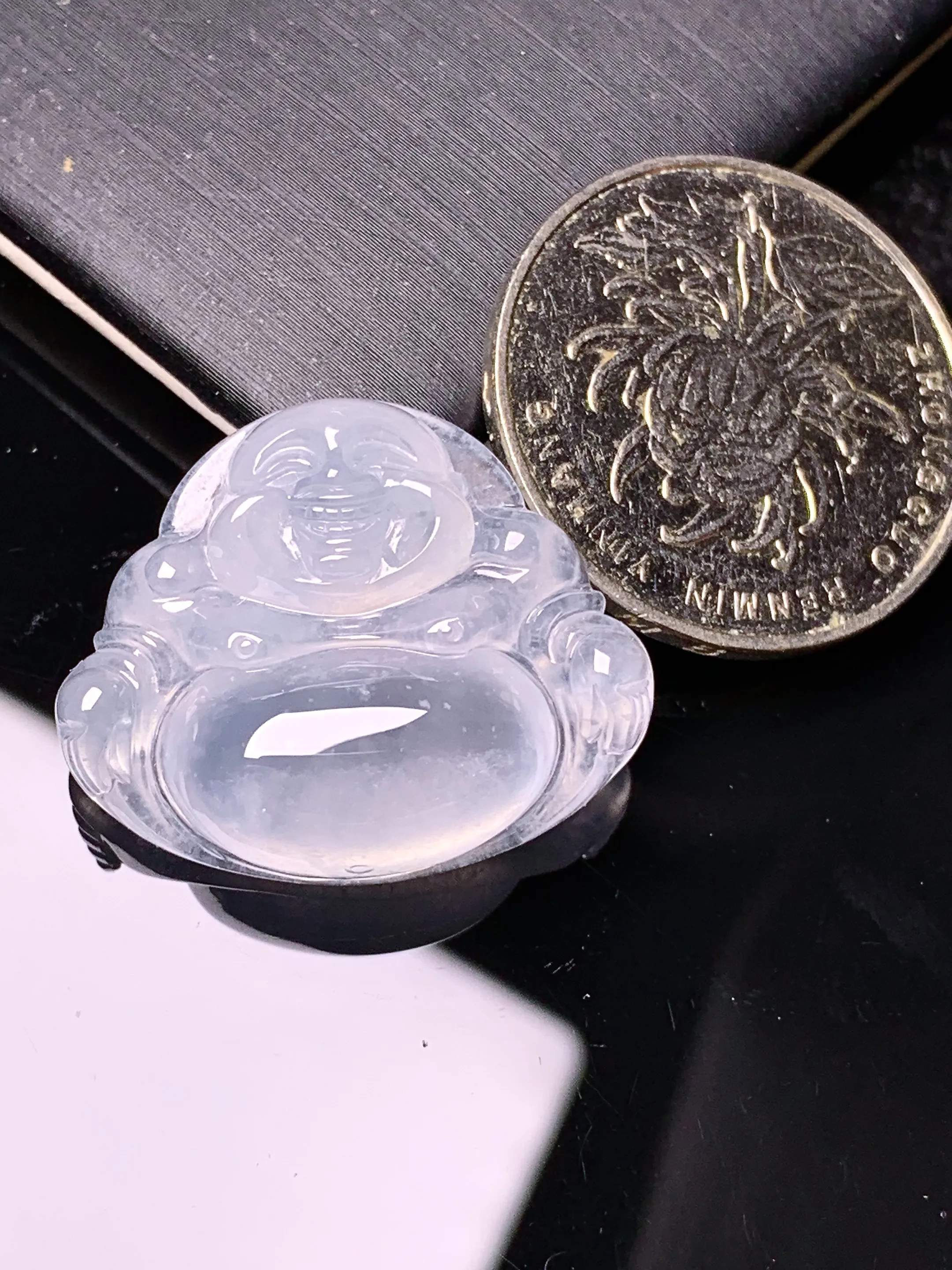 冰种佛公吊坠 玉质细腻 色泽清新艳丽 整体尺寸21.8*26.3*7.6