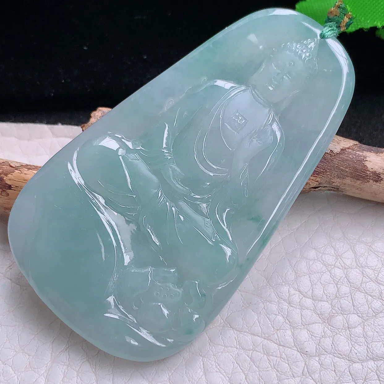 yn实拍65.8*38.3*5.6缅甸翡翠精雕晴水蓝韵大日如来玉项坠 玉挂件