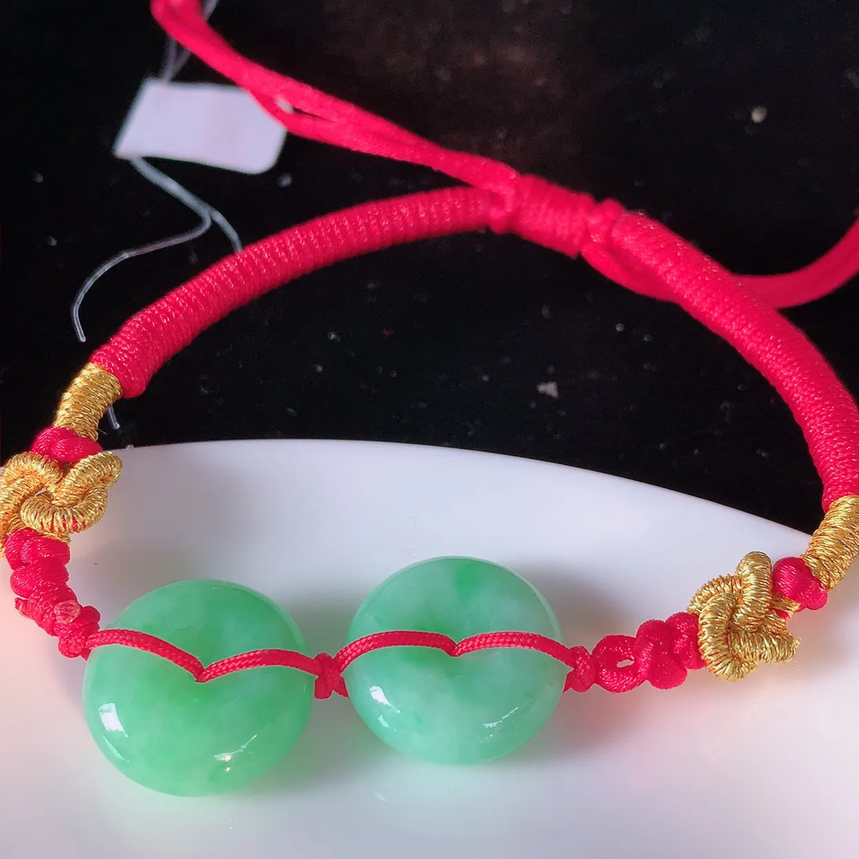 自然光实拍，冰润满绿翡翠平安扣手串手链，种老水足，冰清玉润  颜色漂亮  #49.2取一尺寸15*6