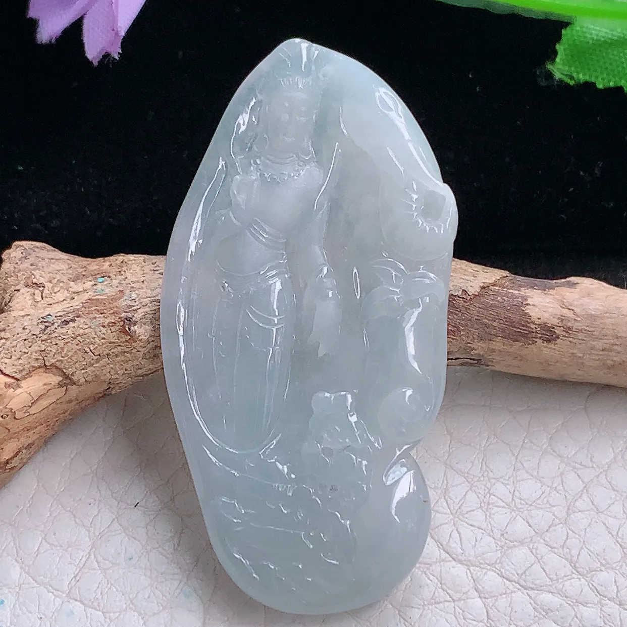 py实拍52*25.2*4.8缅甸翡翠精雕蓝韵立体普贤菩萨玉项坠 玉挂件