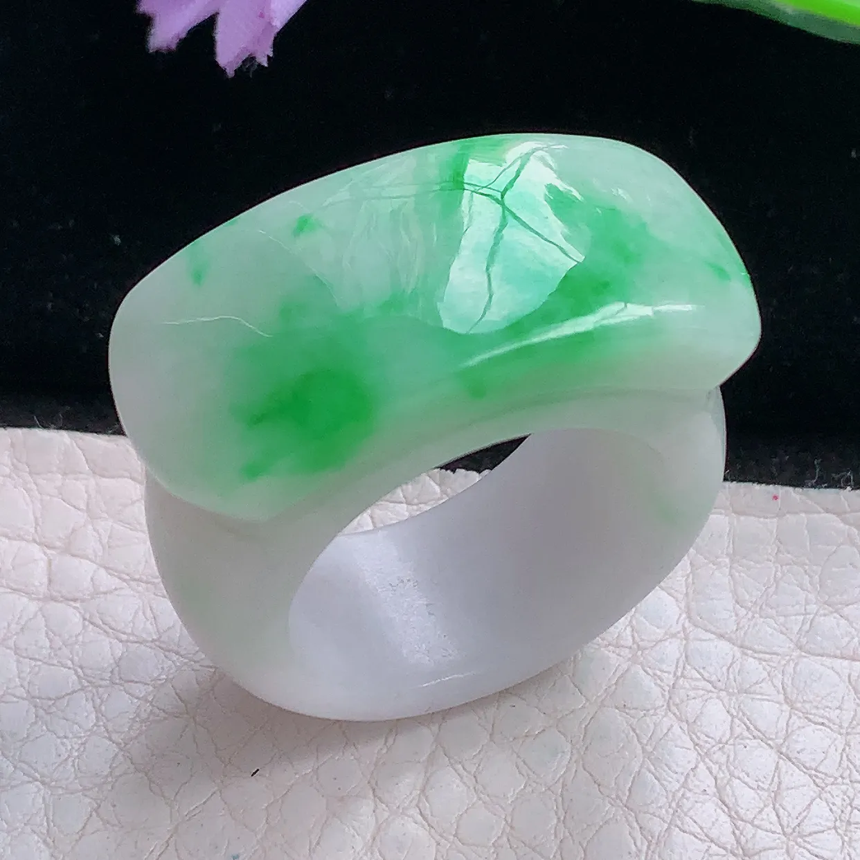 py实拍21.8*13*4.5缅甸翡翠精雕飘绿21.8内径男士扳指 男款玉戒指