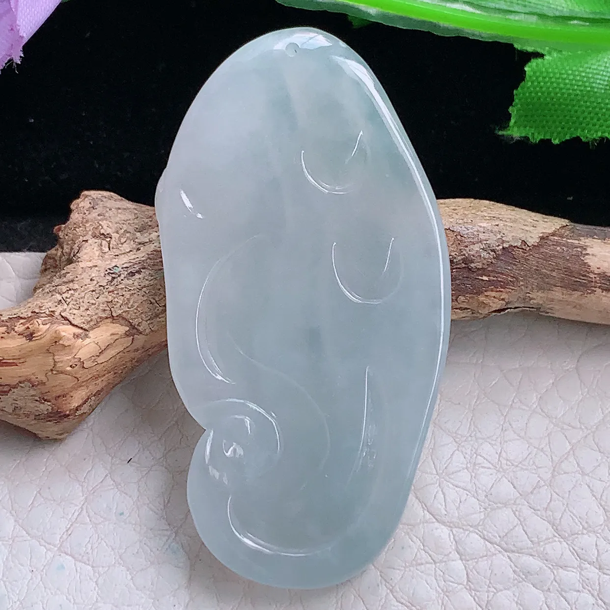 py实拍52*25.2*4.8缅甸翡翠精雕蓝韵立体普贤菩萨玉项坠 玉挂件