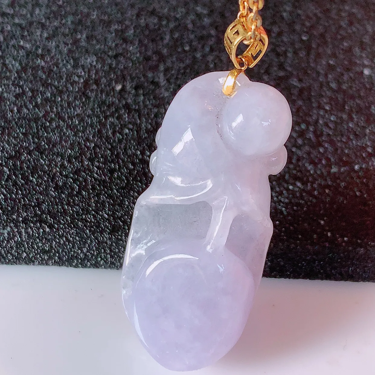 18k金镶嵌冰润紫罗兰翡翠玉兰花吊坠，款式新颖时尚，日常百搭的款。清秀高雅，佩戴优雅高贵！#41.26