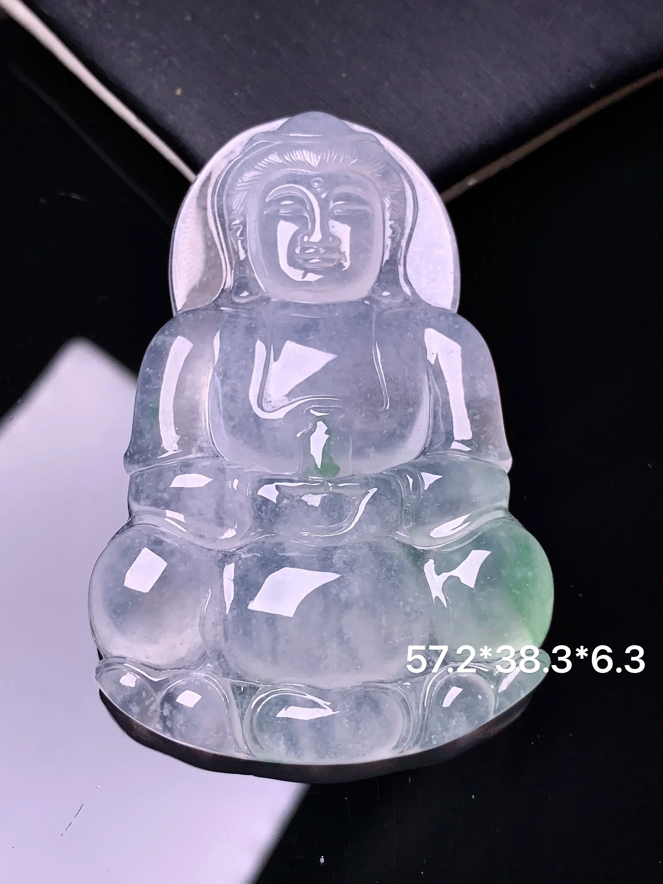 冰种飘绿观音菩萨吊坠 玉质细腻 色泽清新艳丽 整体尺寸57.2*38.3*6.3