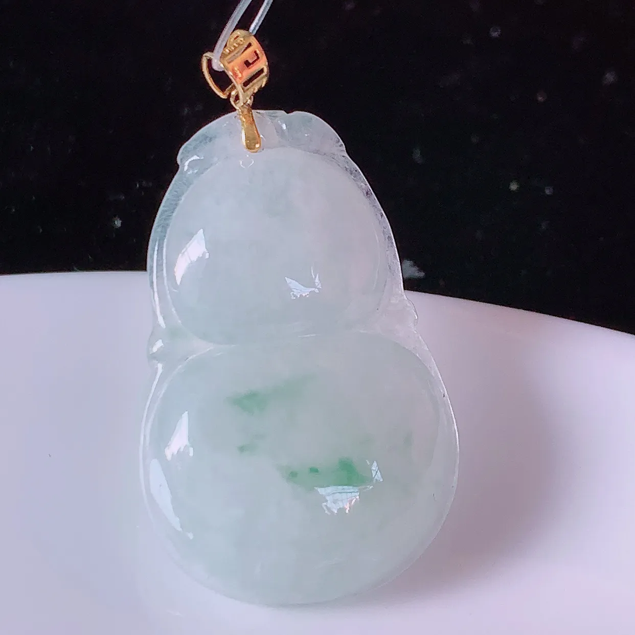 18K金镶嵌冰种飘花翡翠葫芦吊坠，葫芦寓意福禄双全，财源滚滚，品佳品，佩戴效果优雅迷人！#49.2