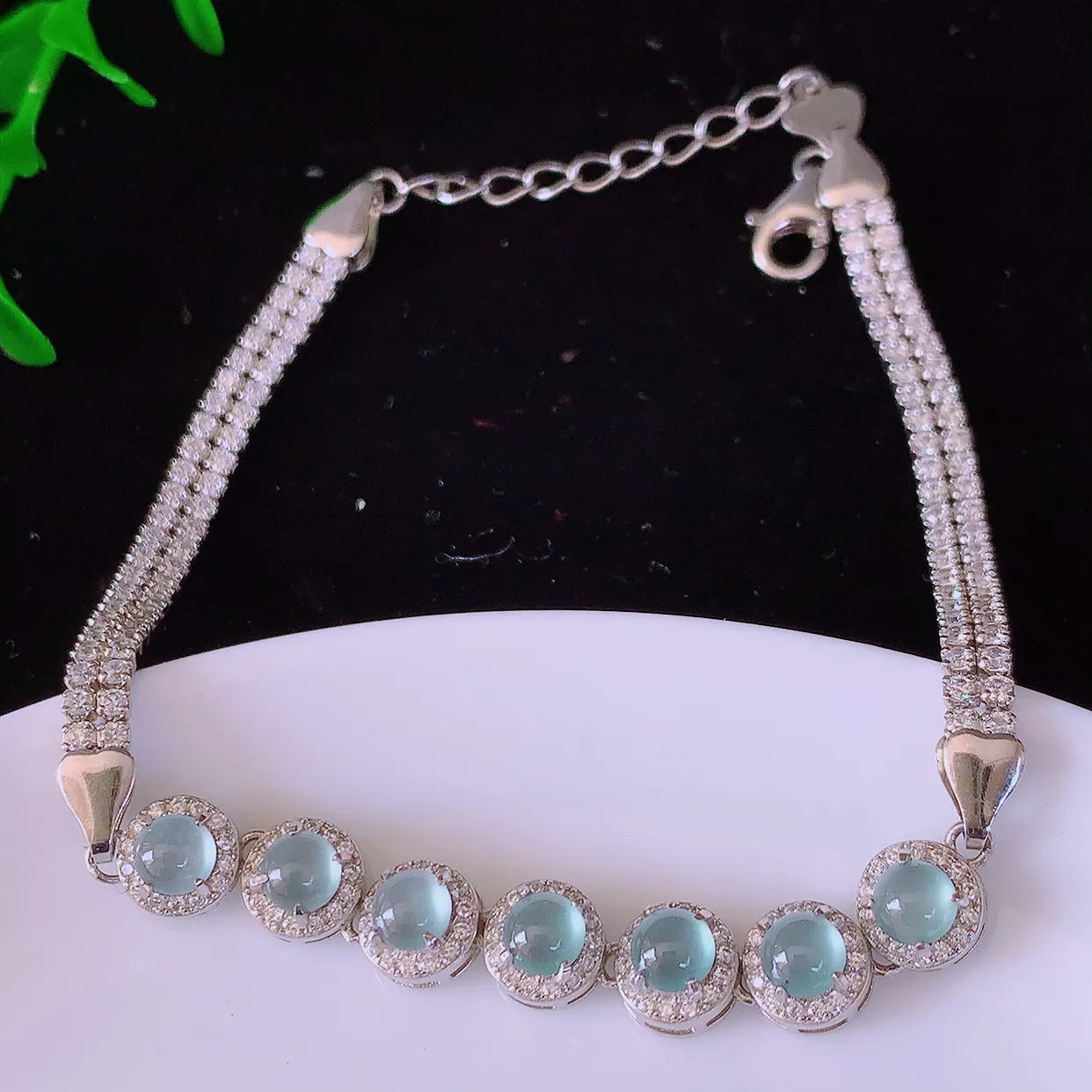 冰透满绿翡翠925银镶嵌手链，自然光实拍，翠色灵动，颜色漂亮，种老水足，品相佳，佩戴佳品！#97.2