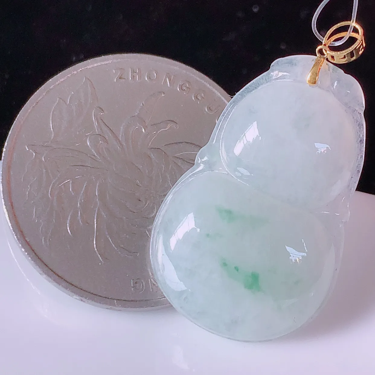 18K金镶嵌冰种飘花翡翠葫芦吊坠，葫芦寓意福禄双全，财源滚滚，品佳品，佩戴效果优雅迷人！#49.2