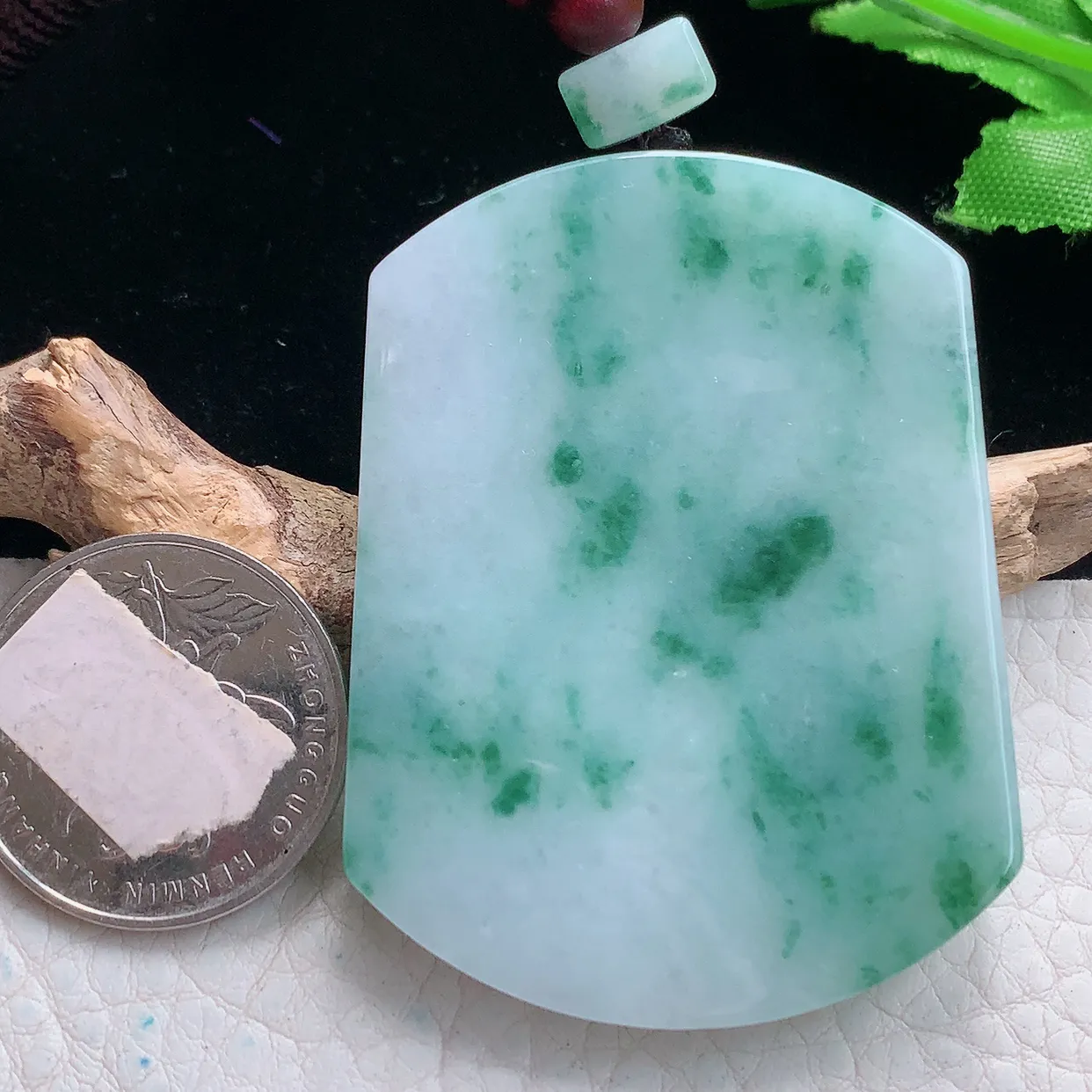 zen实拍54.5*41.2*6.3缅甸翡翠精雕飘花平安无事牌 素面牌玉项坠 玉挂件