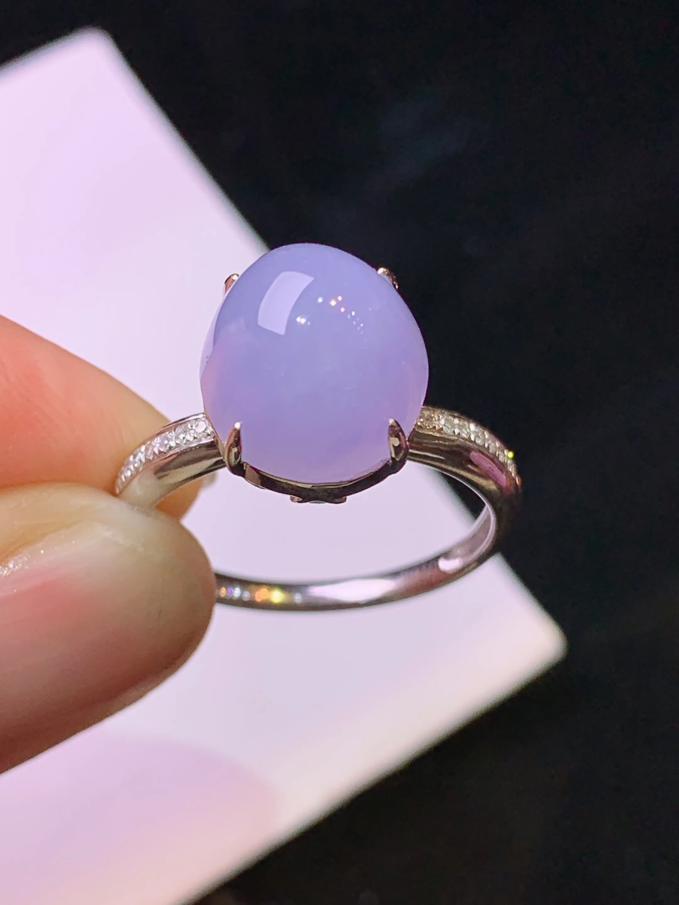 18k金钻镶嵌紫罗兰蛋面戒指 玉质细腻 色泽清新艳丽 圈口14.5 整体尺寸11.2*10*8.2