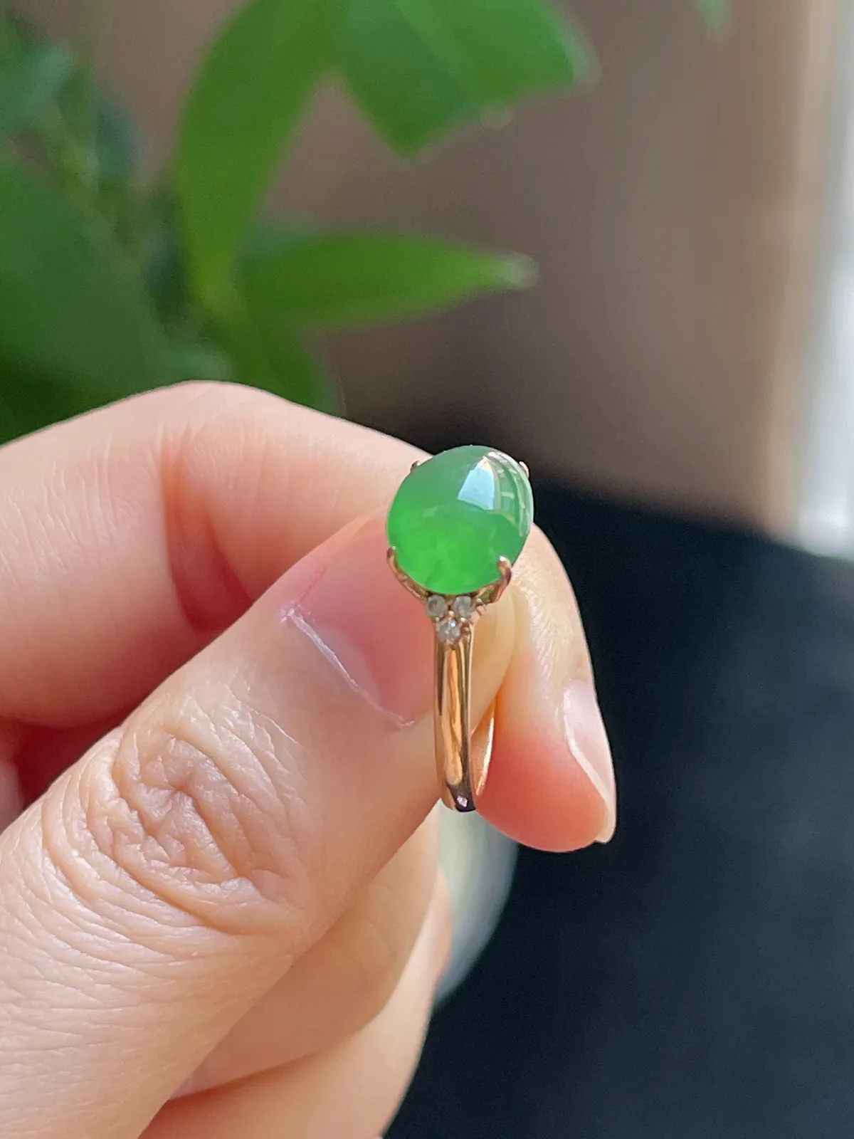 18k金翡翠冰糯种绿色戒指