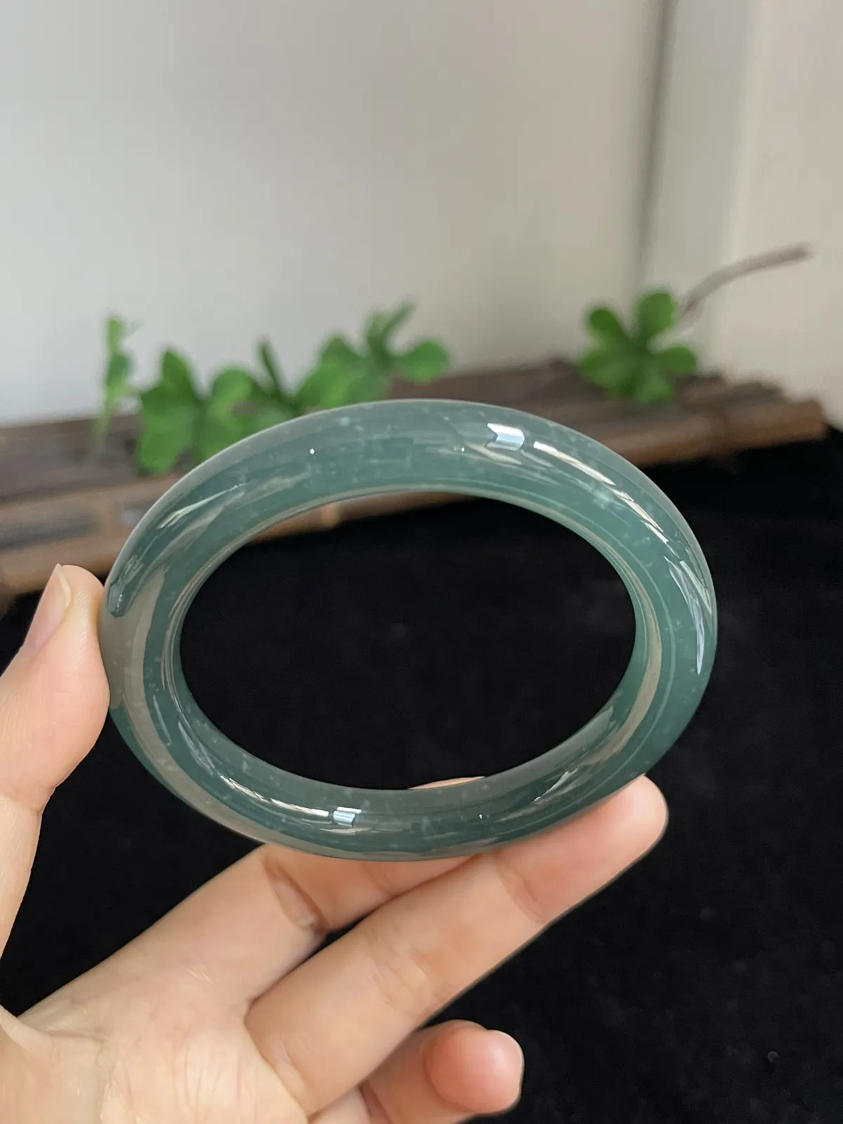 圆镯56圈口，翡翠手镯