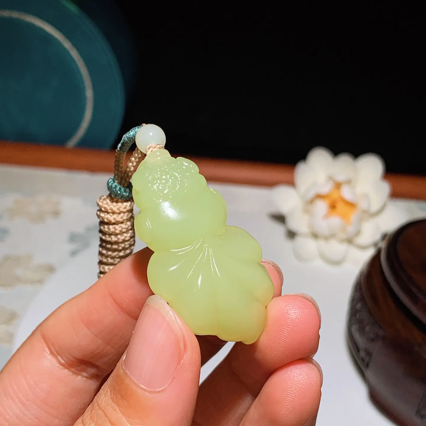 新疆和田玉黄口料金玉满堂金鱼挂件 尺寸41/23/10重15克 无裂无杂 玉质细腻油润 底色纯净 脂粉好，品质好。lt250103